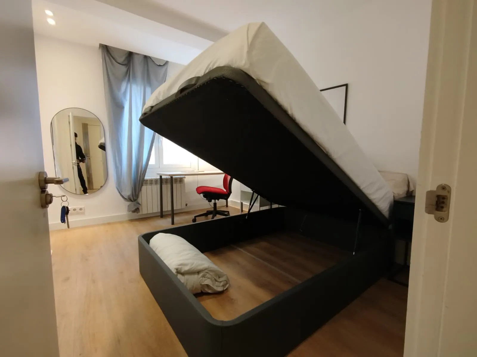 Private room in Madrid photo 4