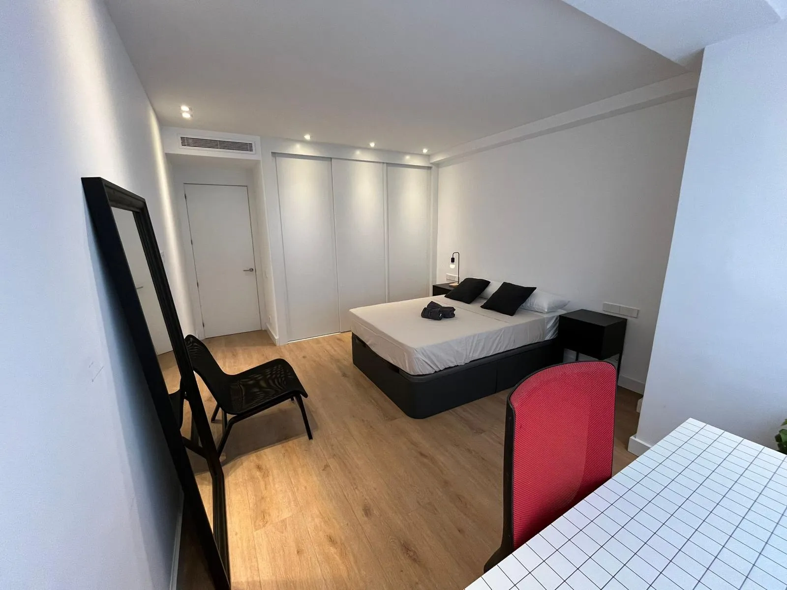 Private room in Madrid photo 2