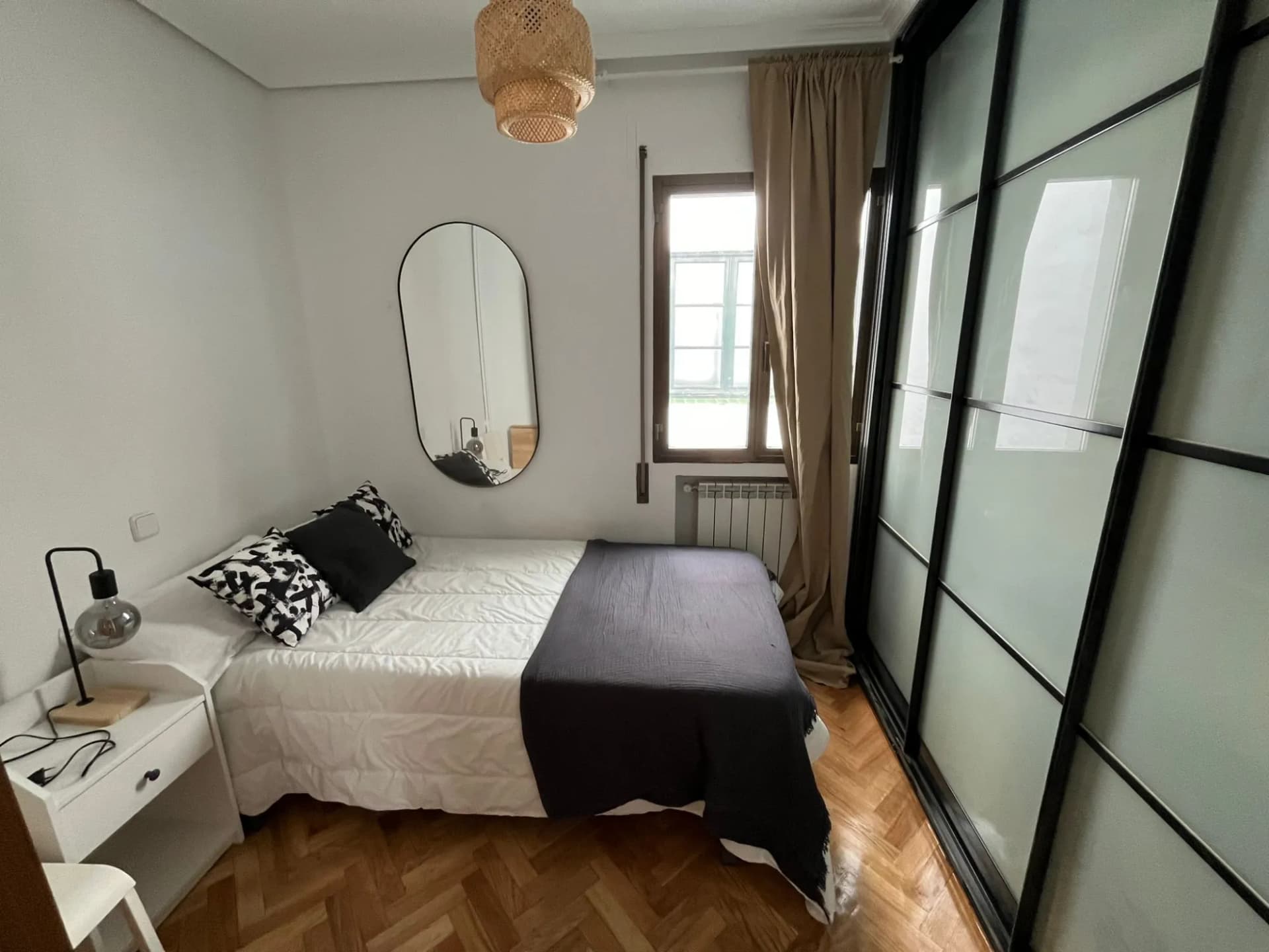 Private room in Madrid photo 2
