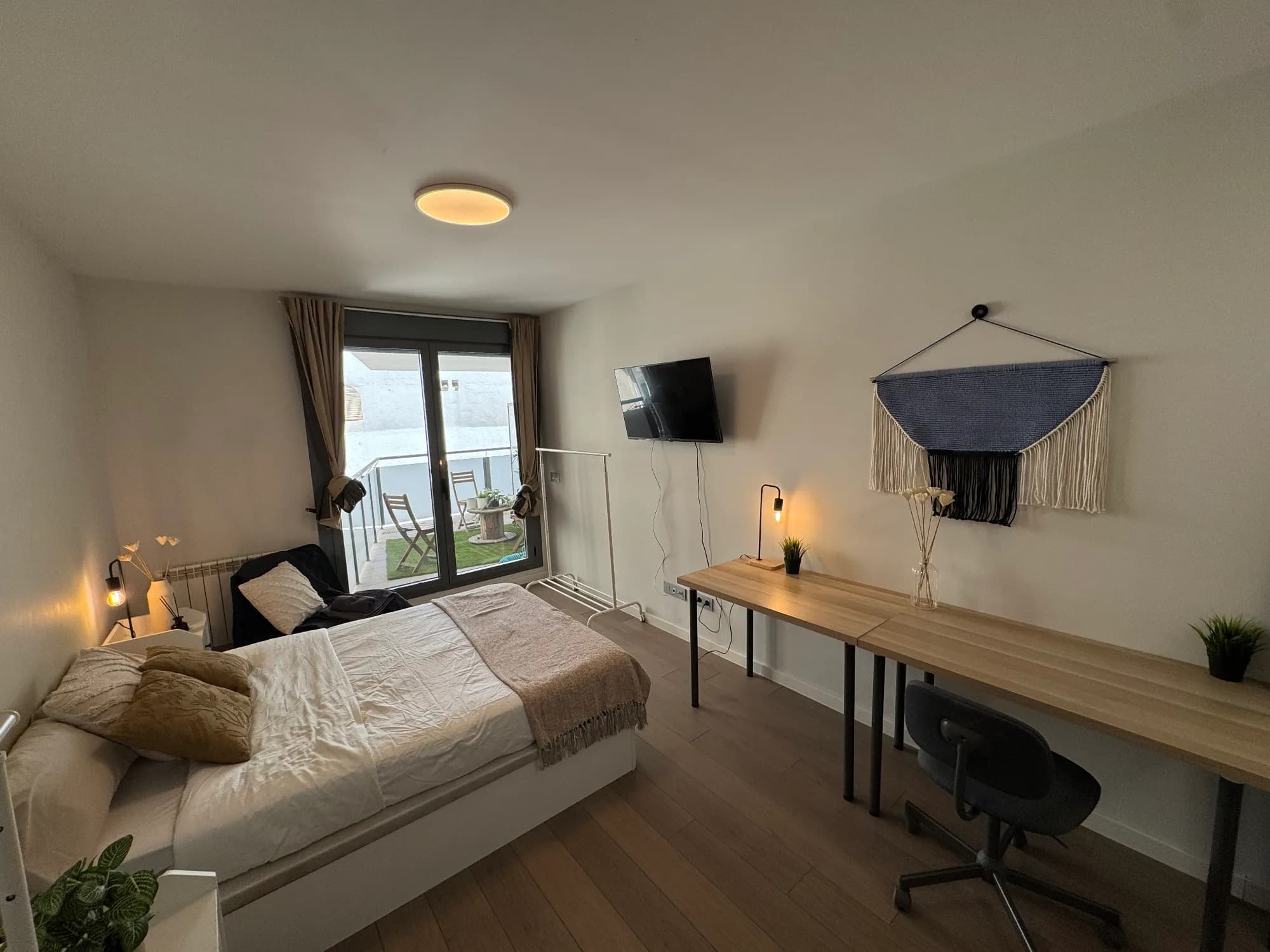 Private room in Madrid photo 3