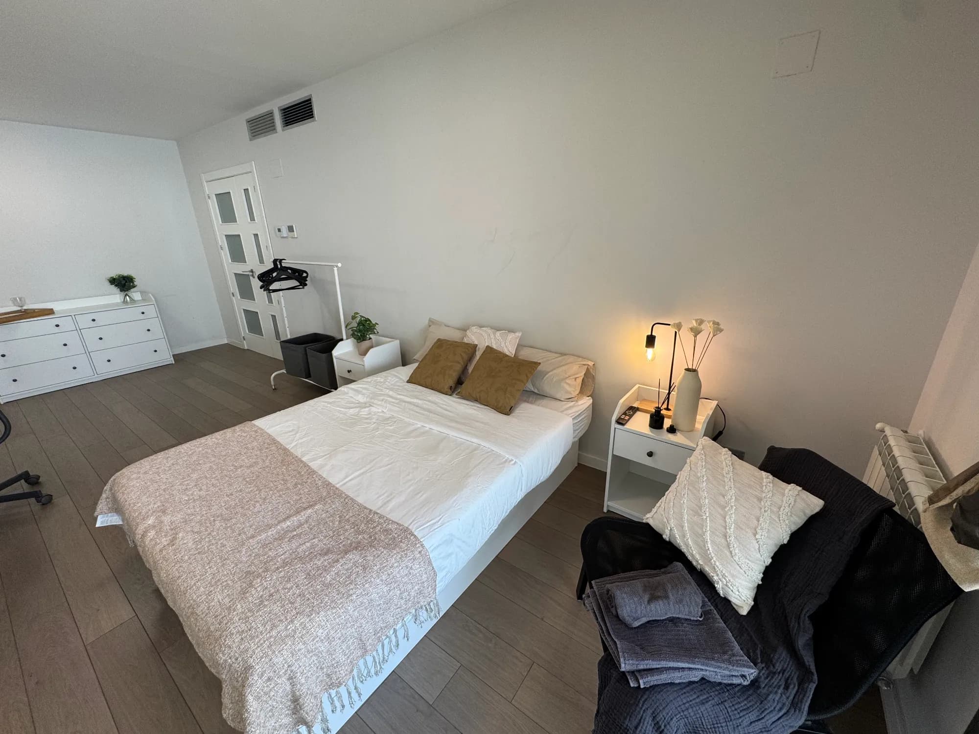 Private room in Madrid photo 2