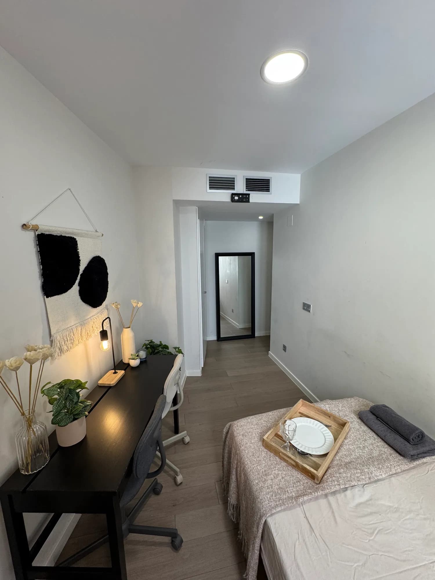 Private room in Madrid photo 3