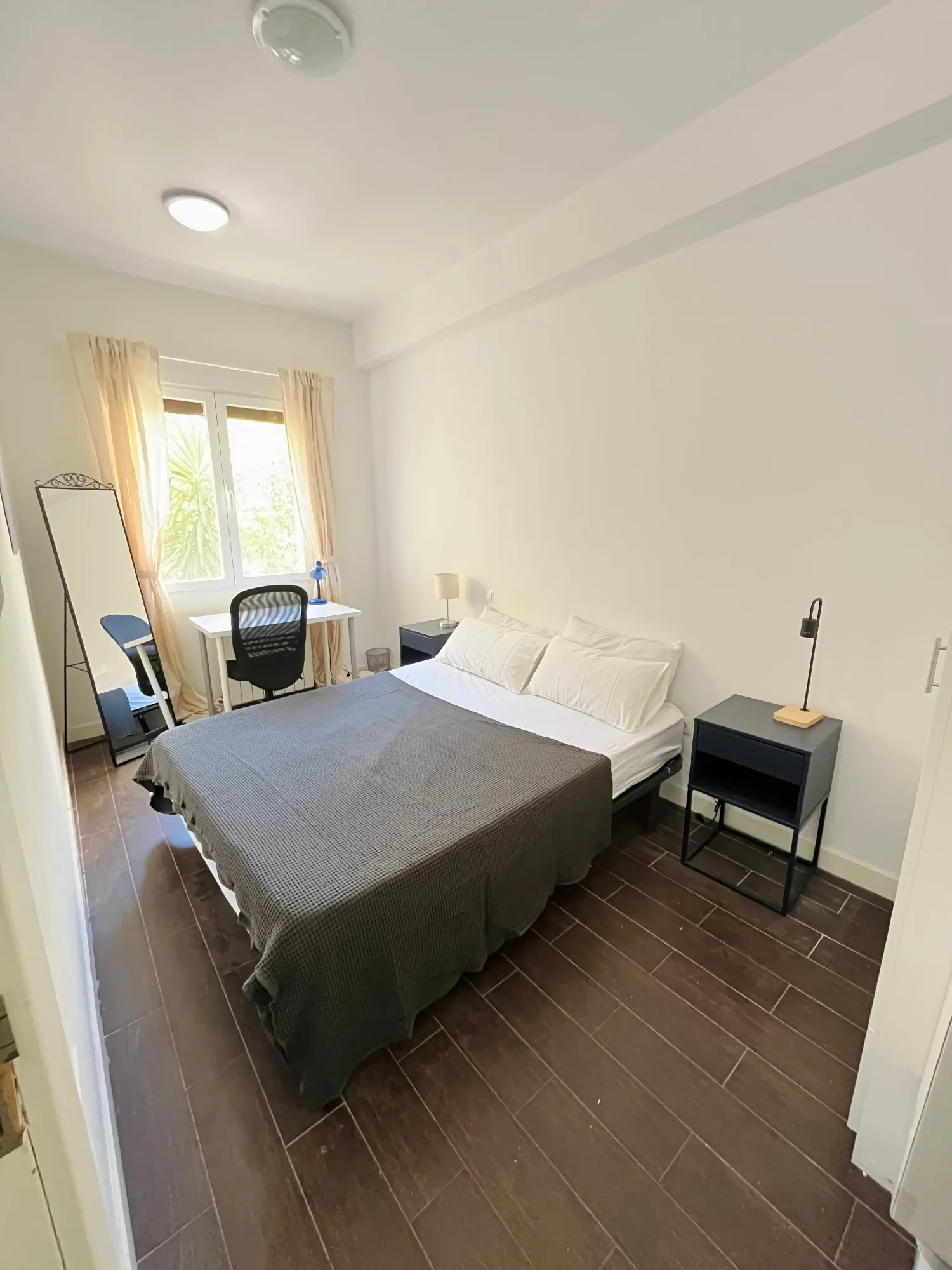 Private room in Madrid photo 4