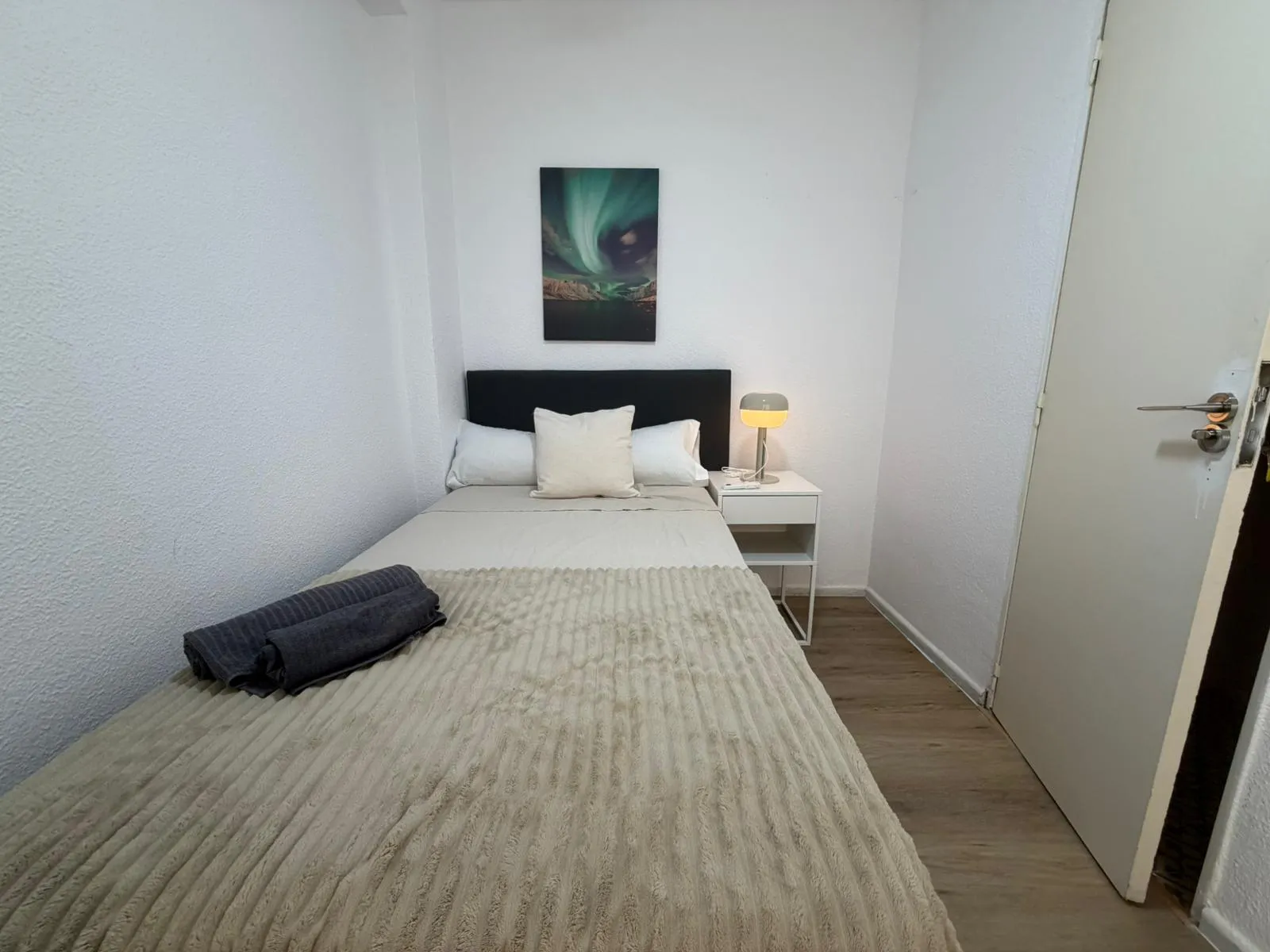 Private room in Madrid photo 5