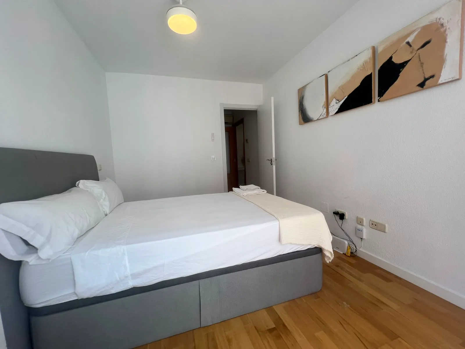 Private room in Madrid photo 2