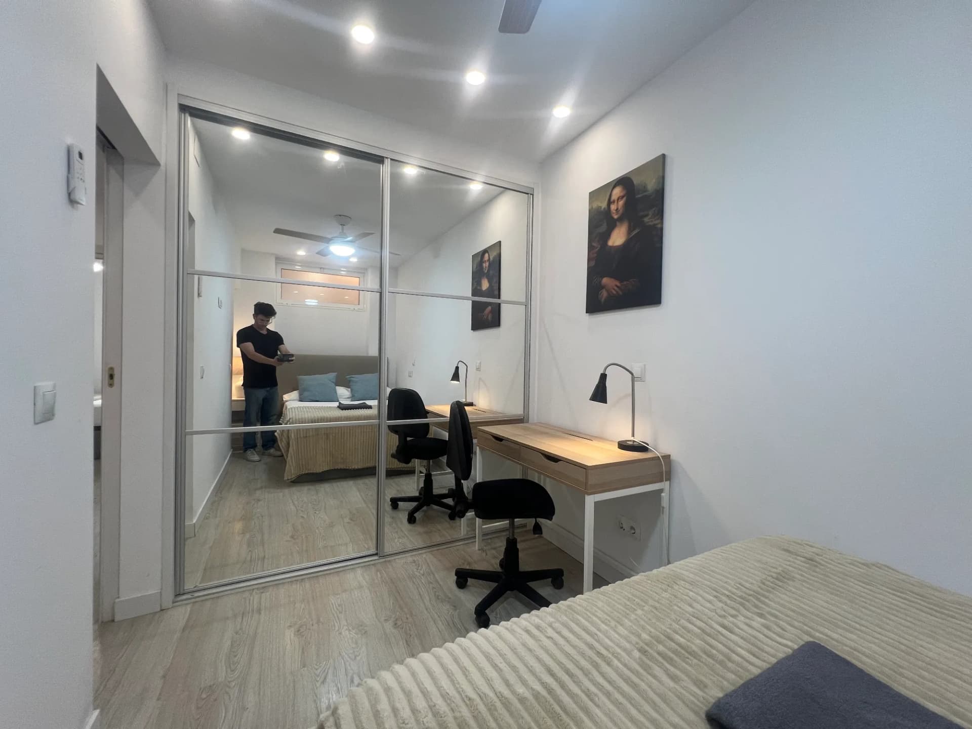 Private room in Madrid photo 3
