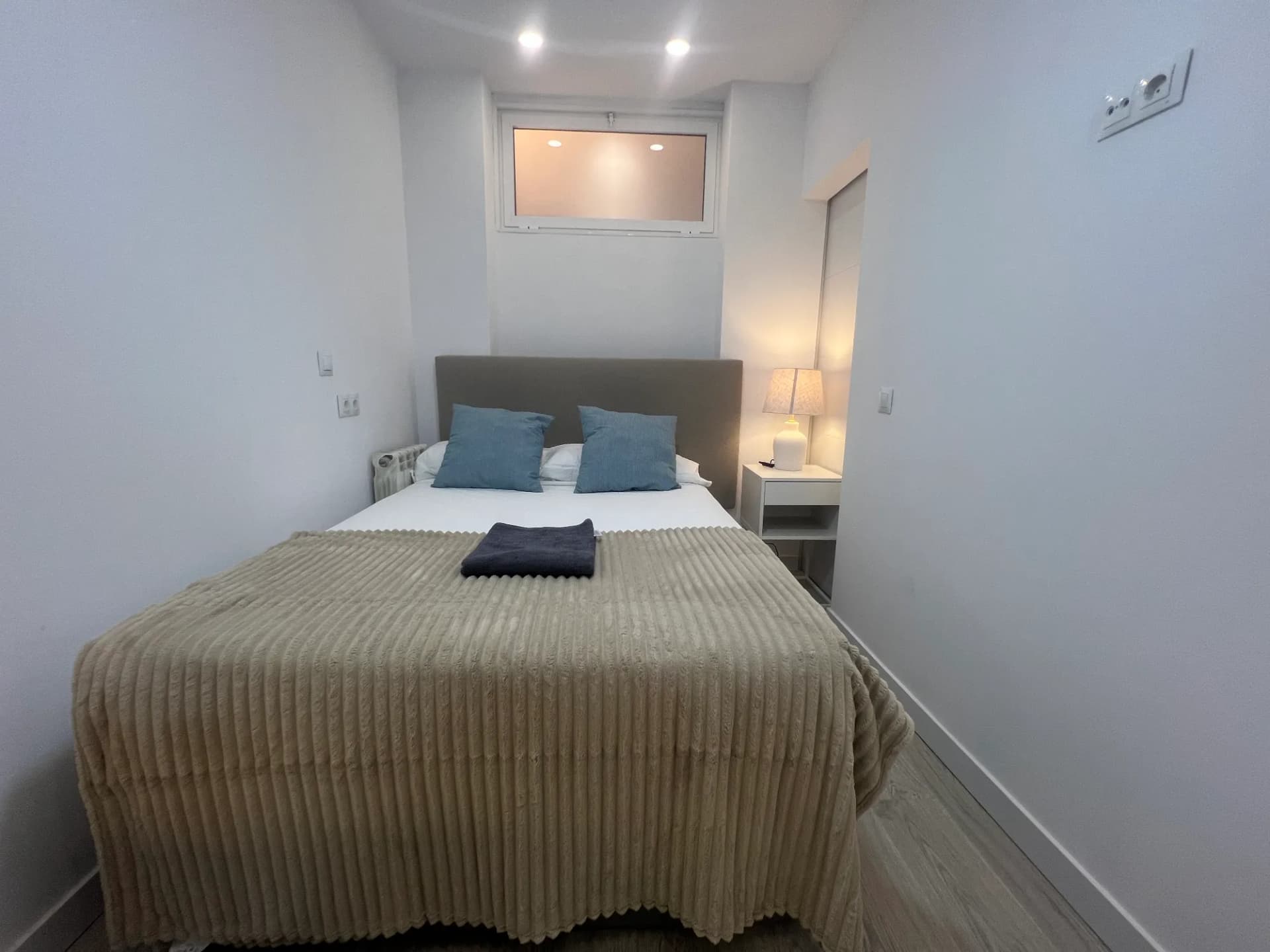 Private room in Madrid photo 2