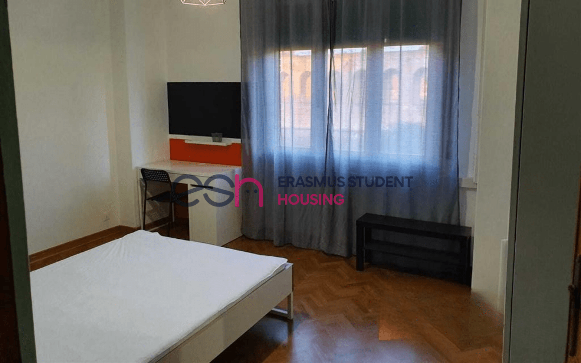 Shared Room in Pisa photo 2