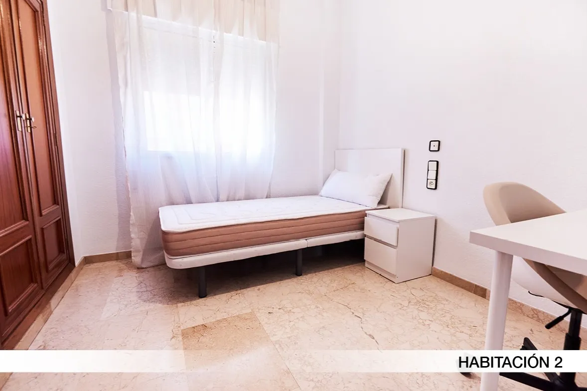 Private room in Seville photo 3