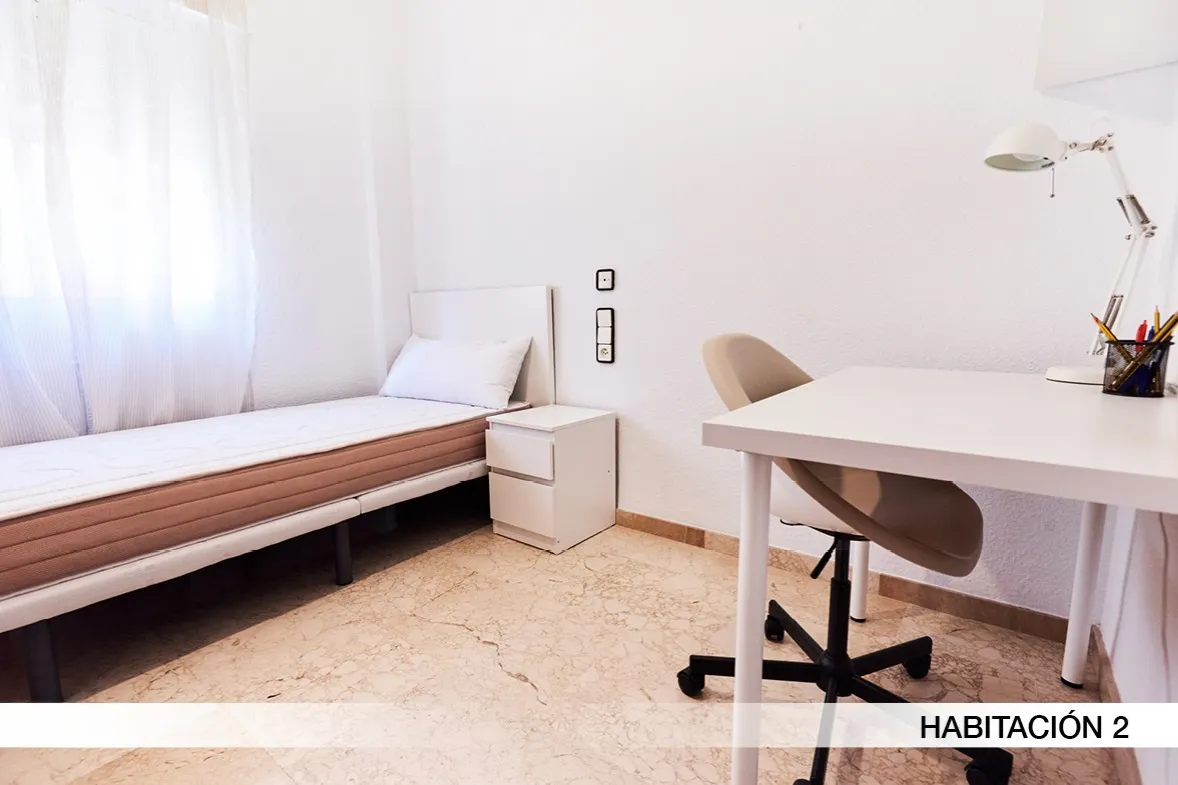 Private room in Seville photo 2