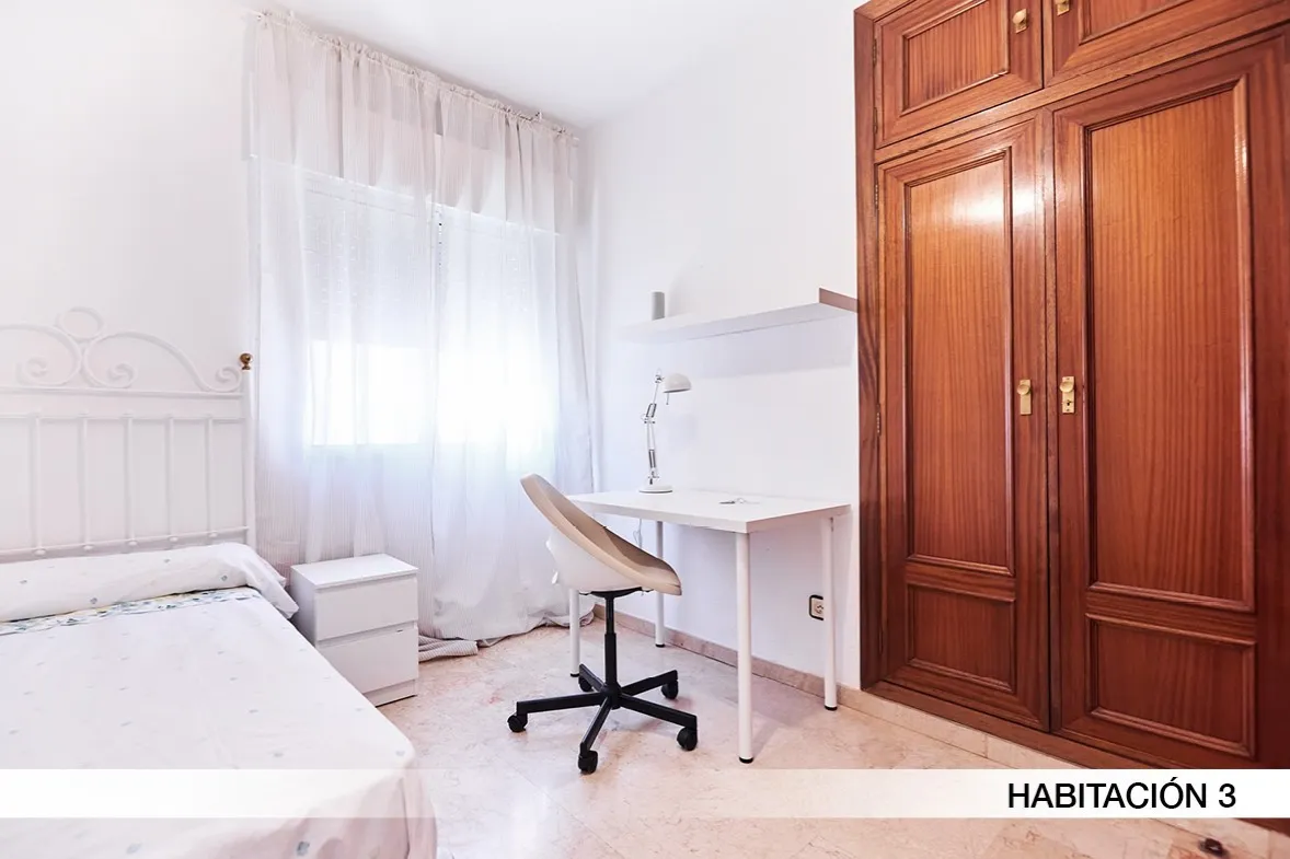 Private room in Seville photo 2