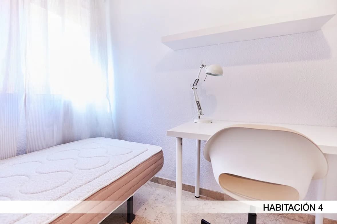 Private room in Seville photo 2