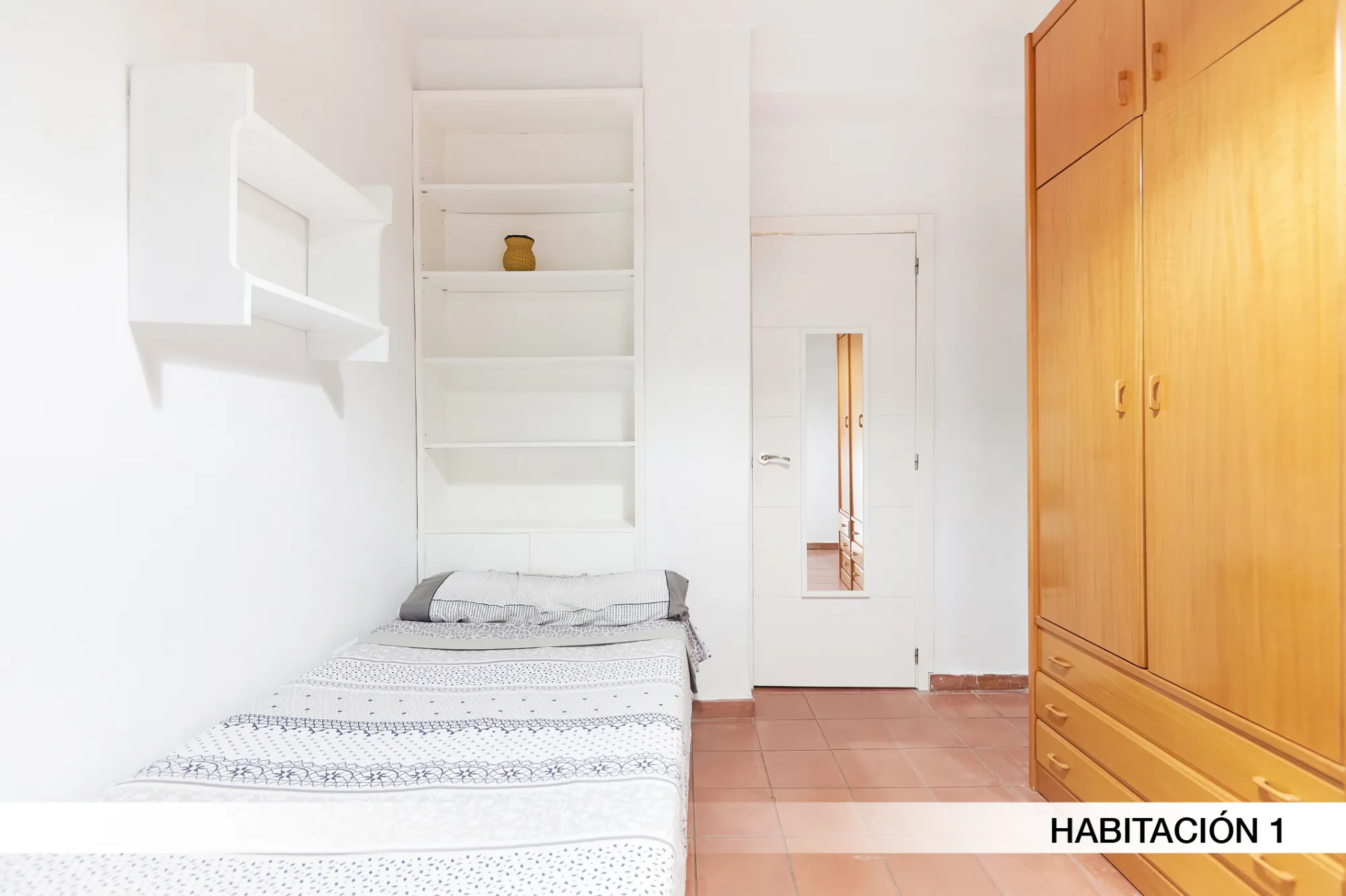 Private room in Seville photo 2