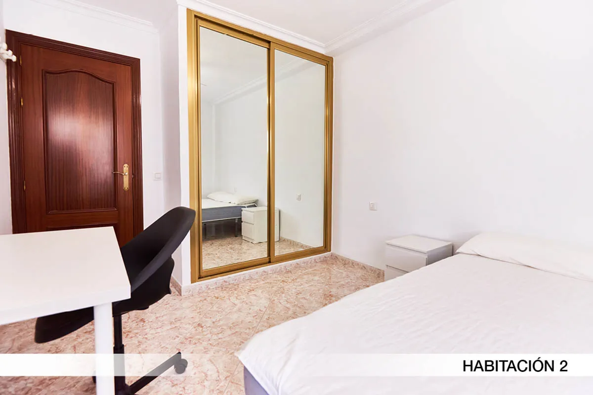 Private room in Seville photo 2