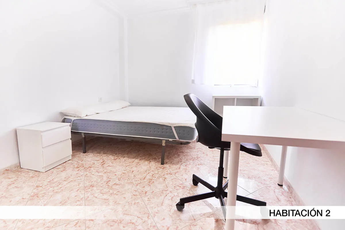 Private room in Seville photo 3