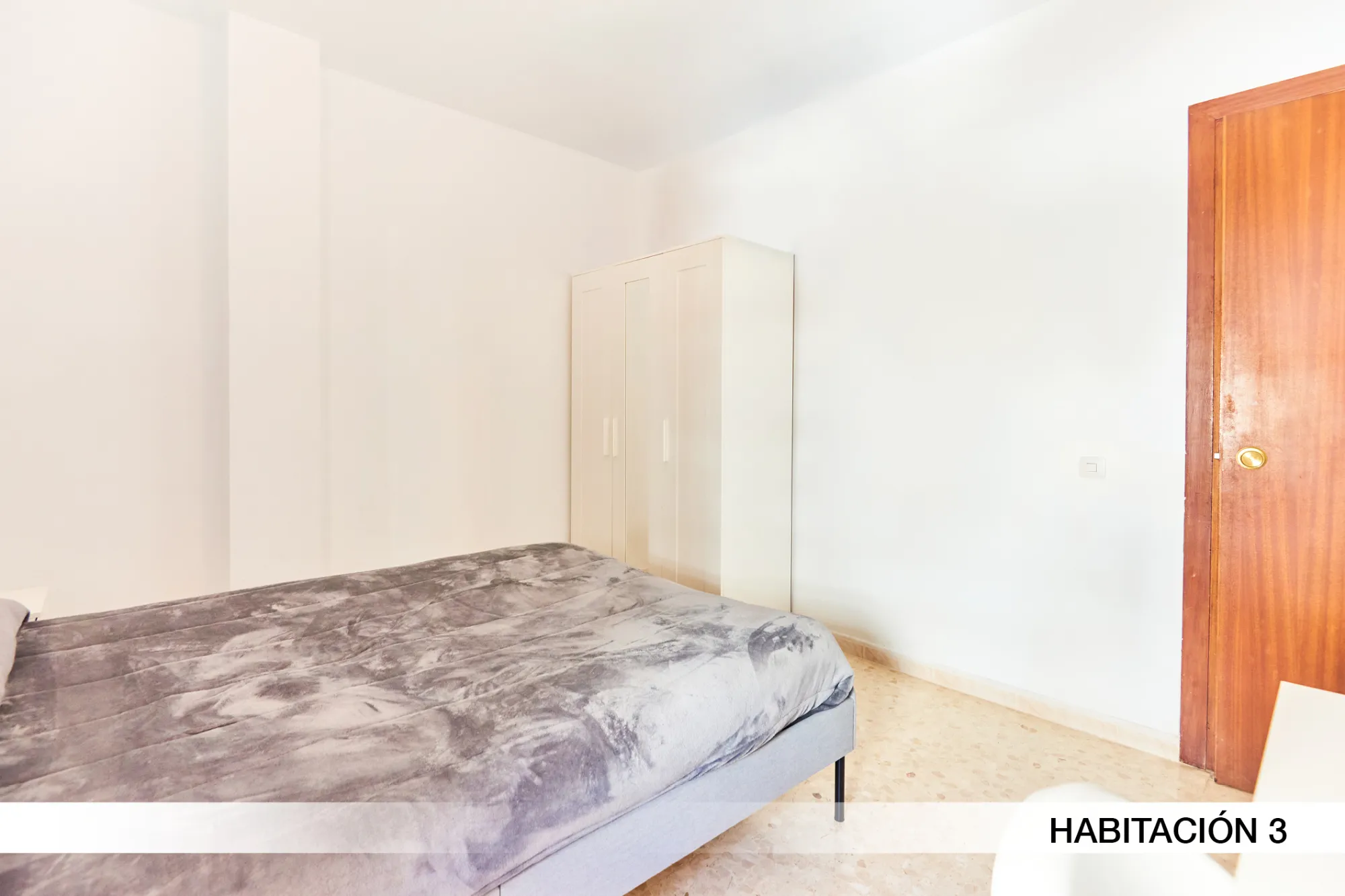 Private room in Seville photo 4