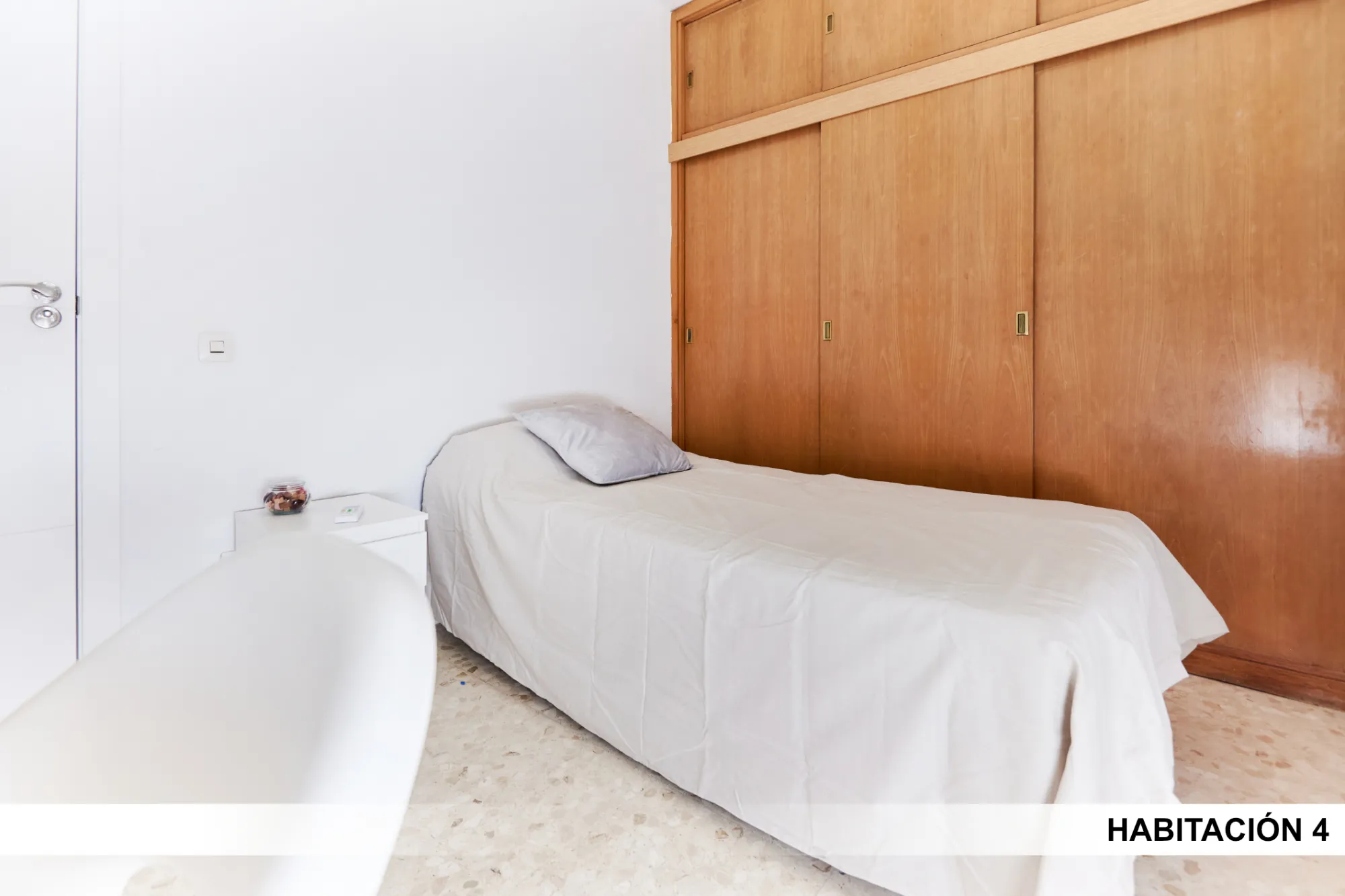 Private room in Seville photo 3