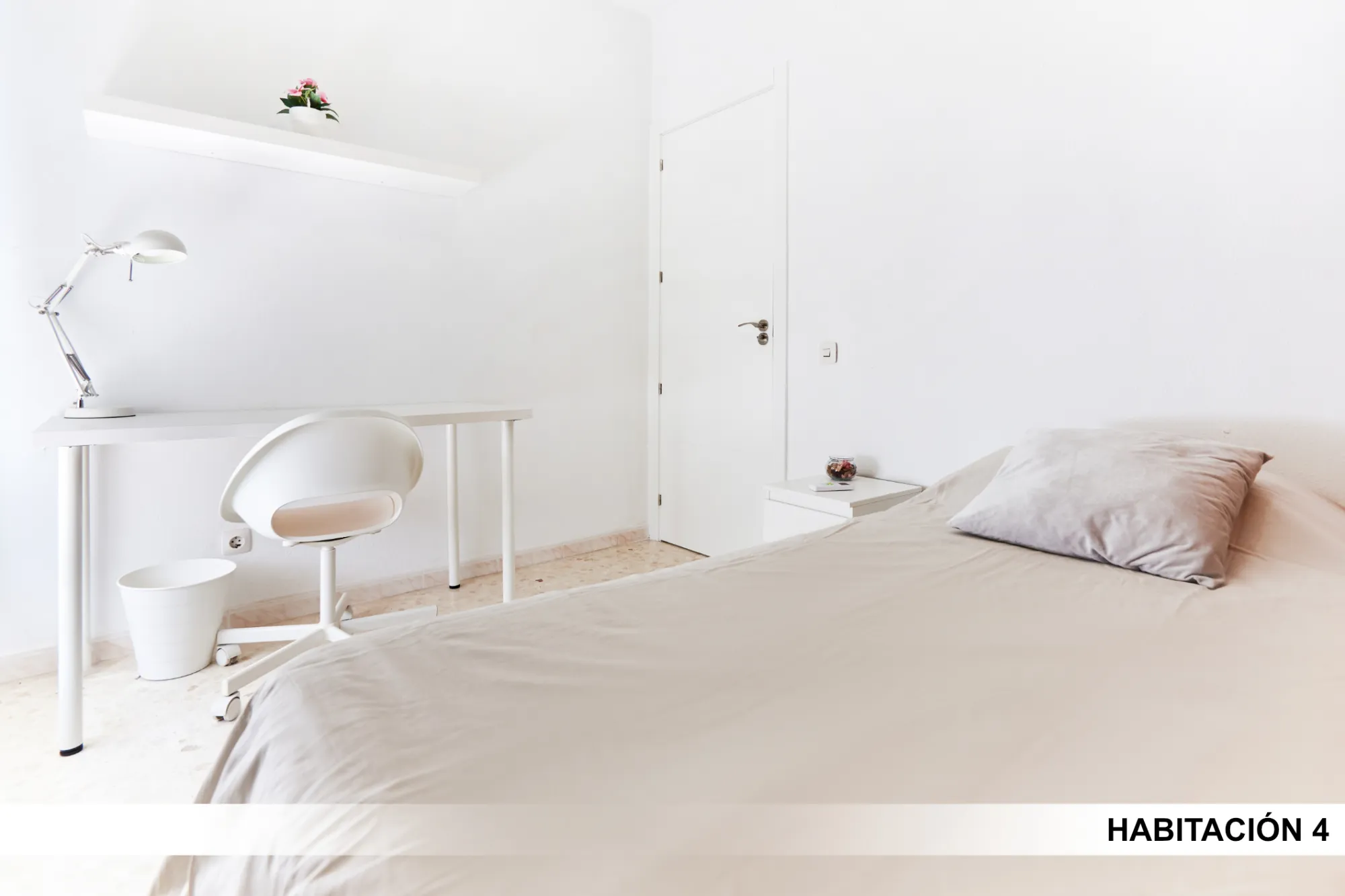 Private room in Seville photo 5