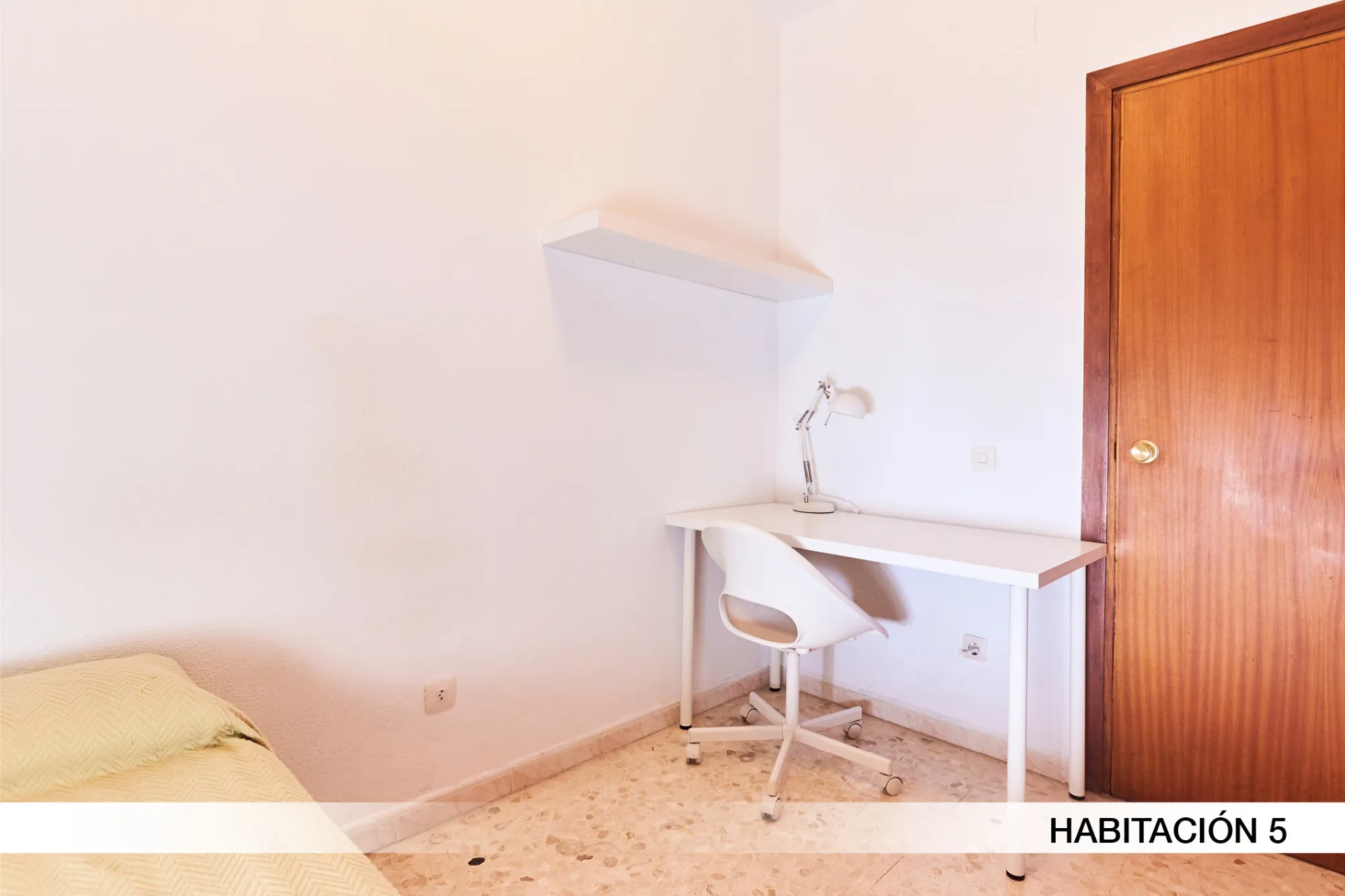 Private room in Seville photo 3