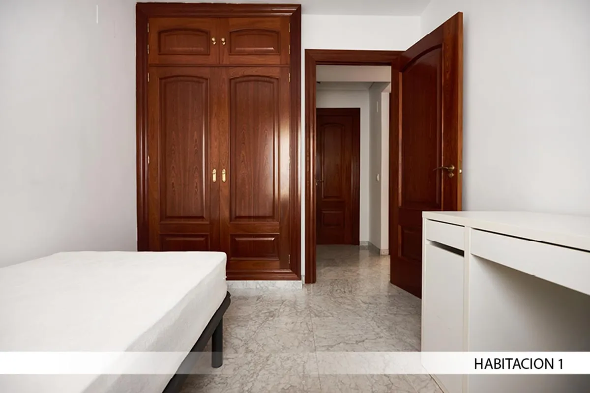 Private room in Seville photo 3