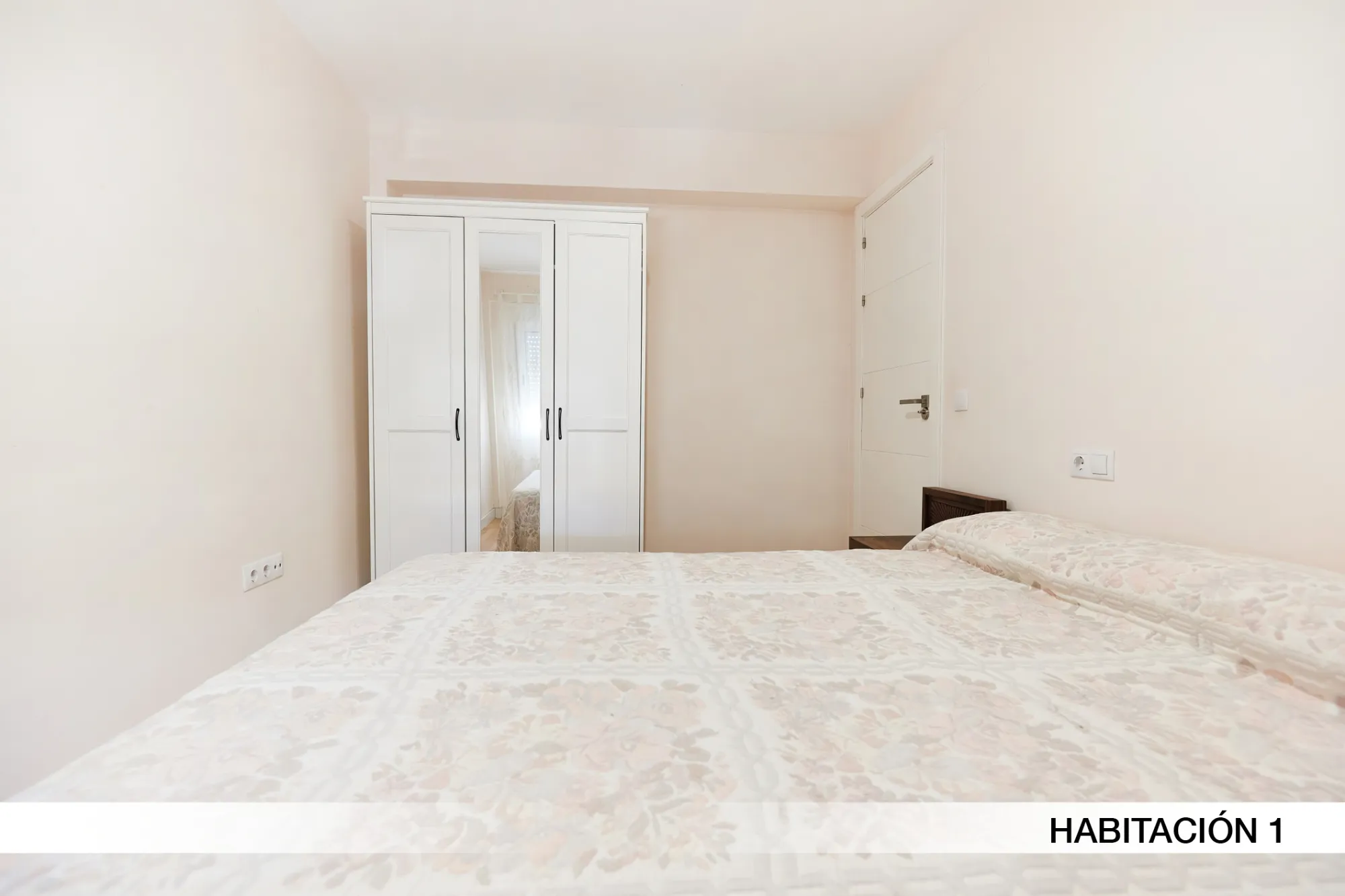 Private room in Seville photo 3