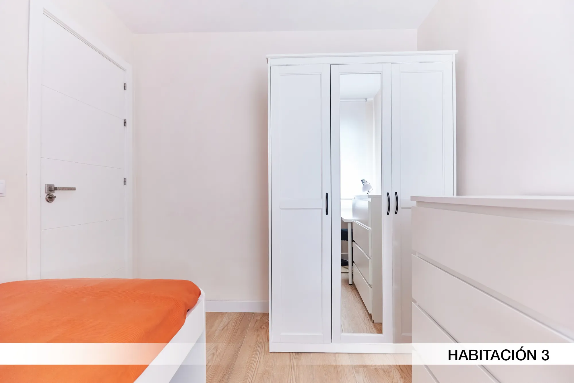 Private room in Seville photo 3