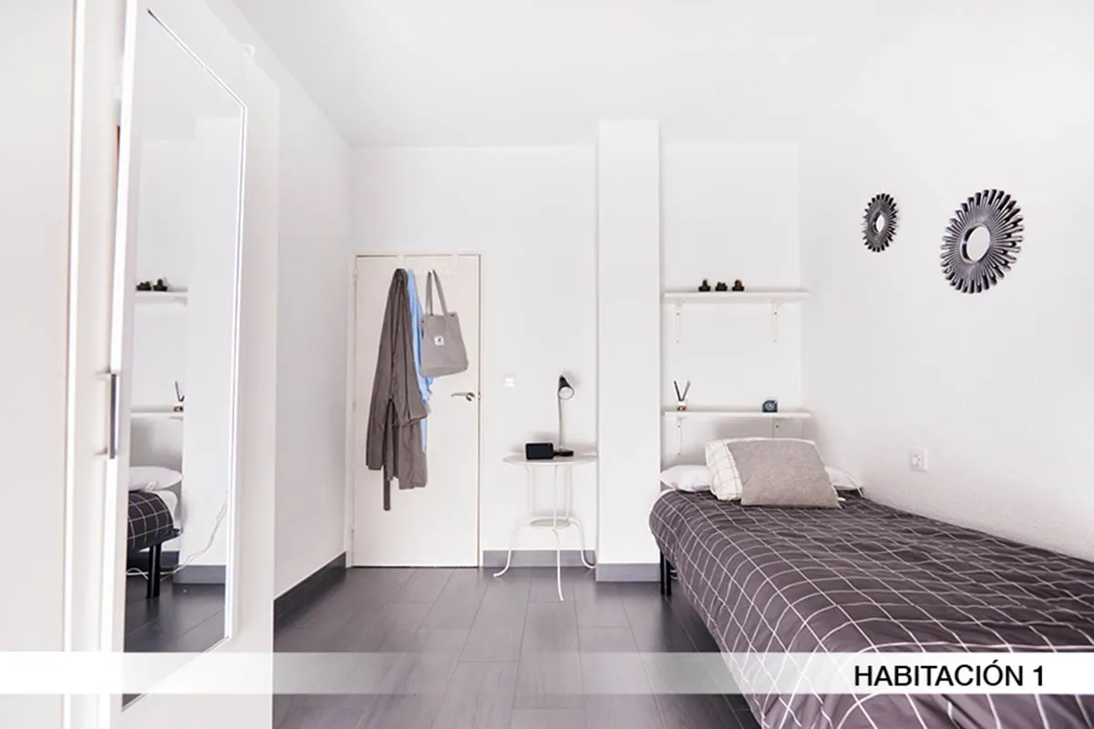 Private room in Seville photo 3