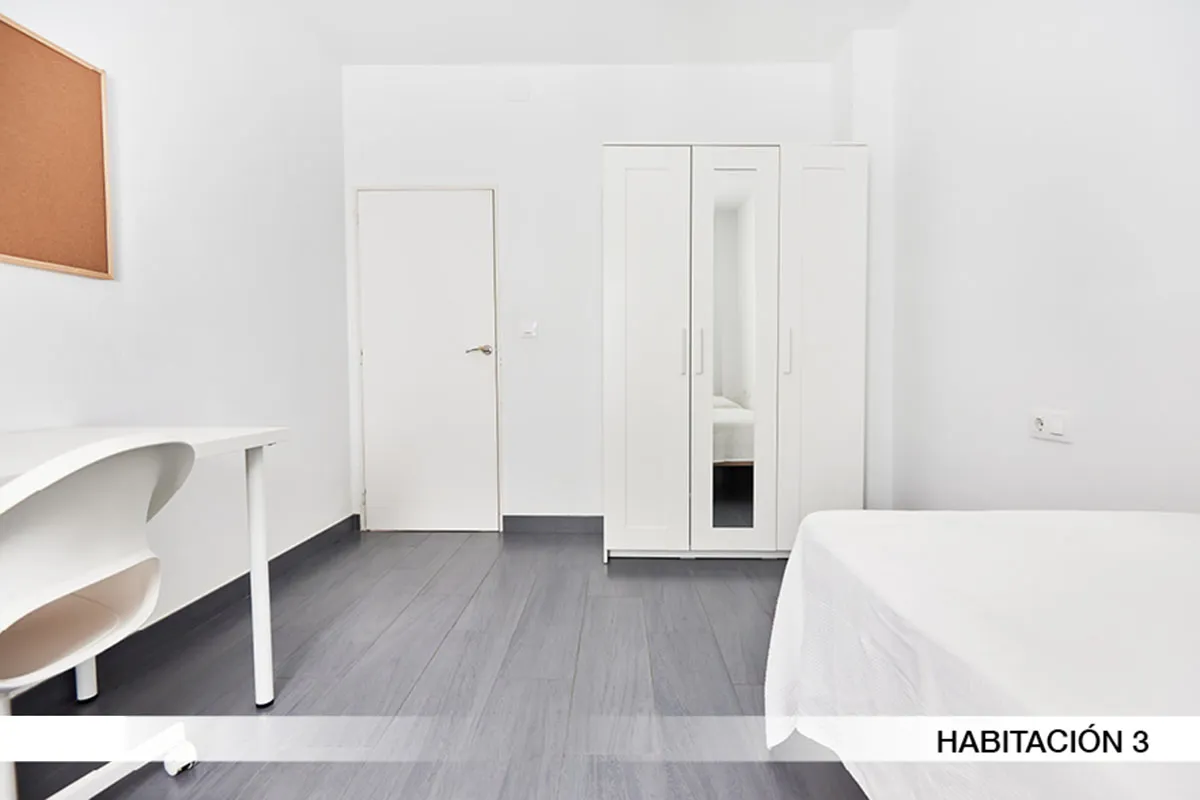 Private room in Seville photo 3