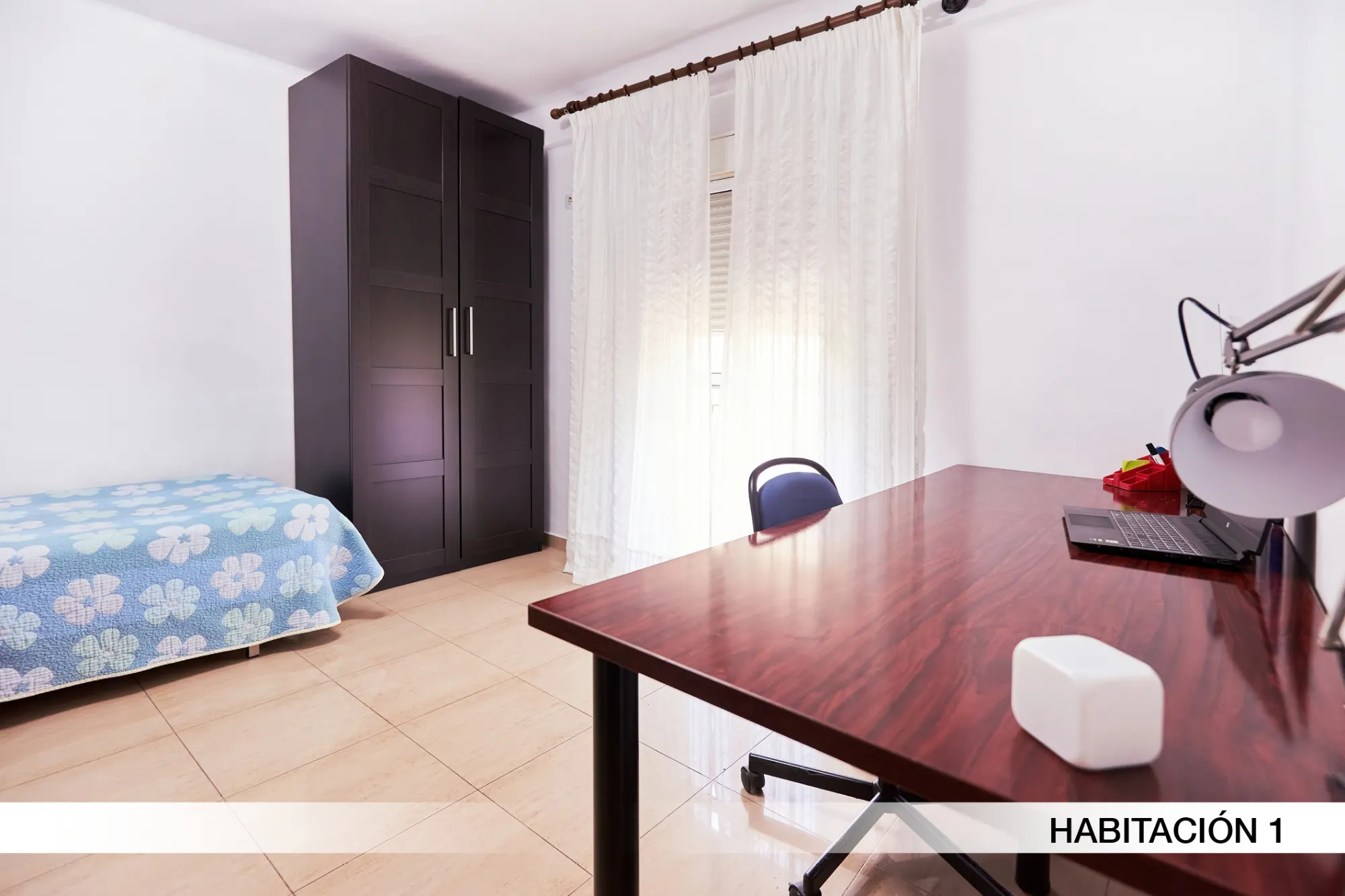 Private room in Seville photo 3