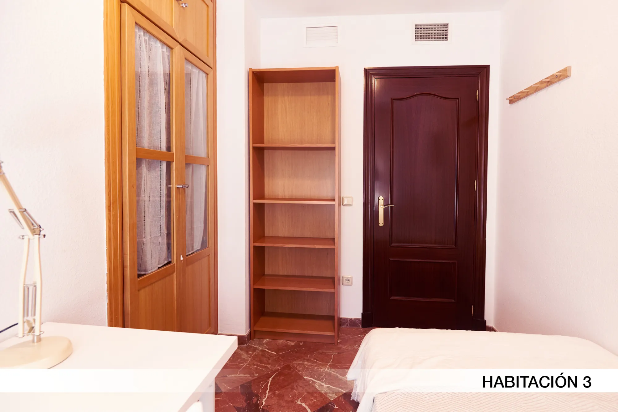 Private room in Seville photo 2