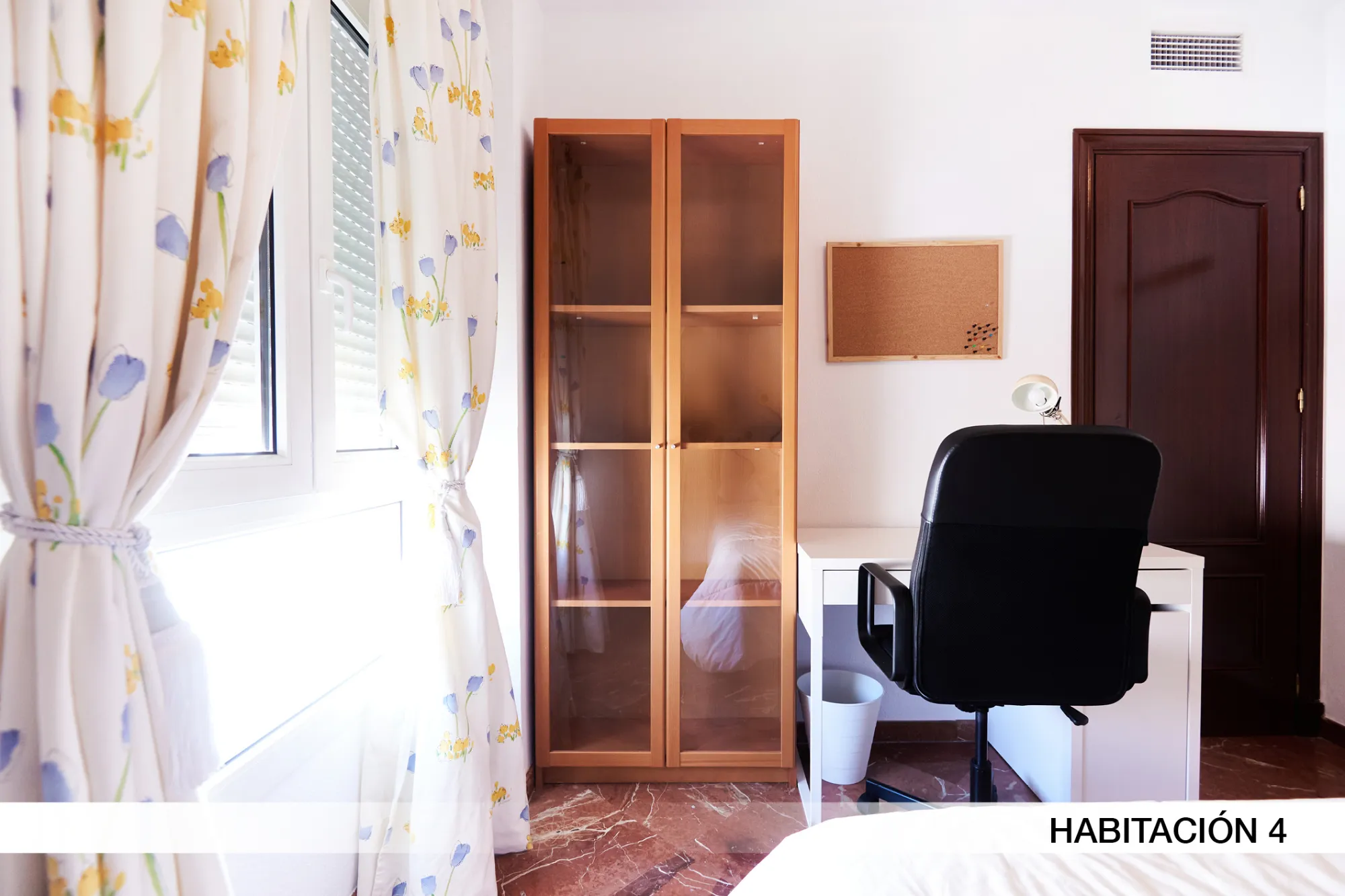 Private room in Seville photo 4