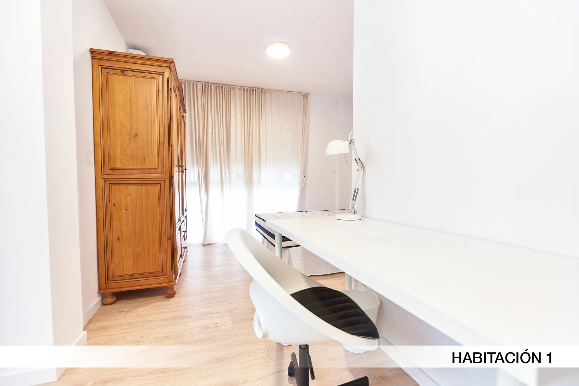 Private room in Seville photo 5