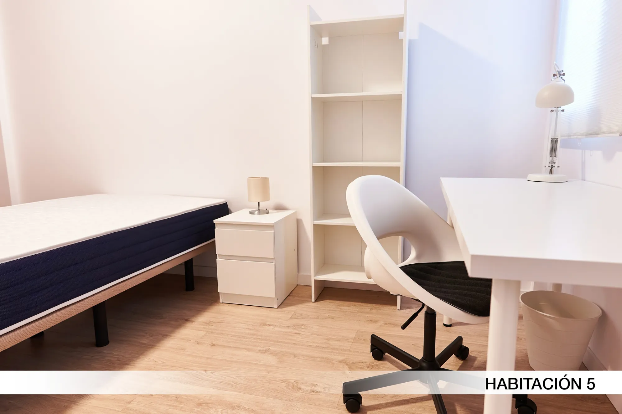 Private room in Seville photo 2