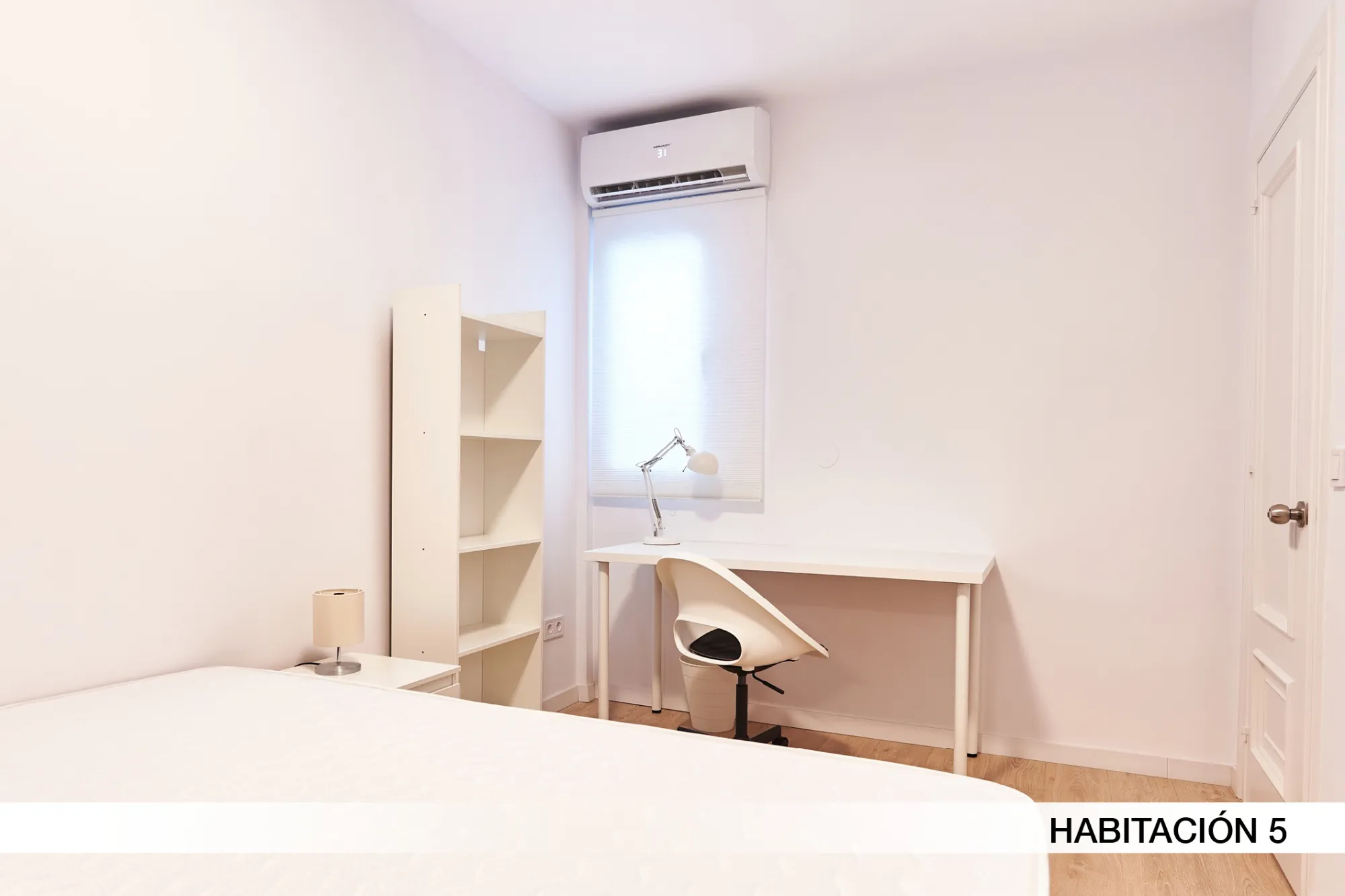 Private room in Seville photo 4