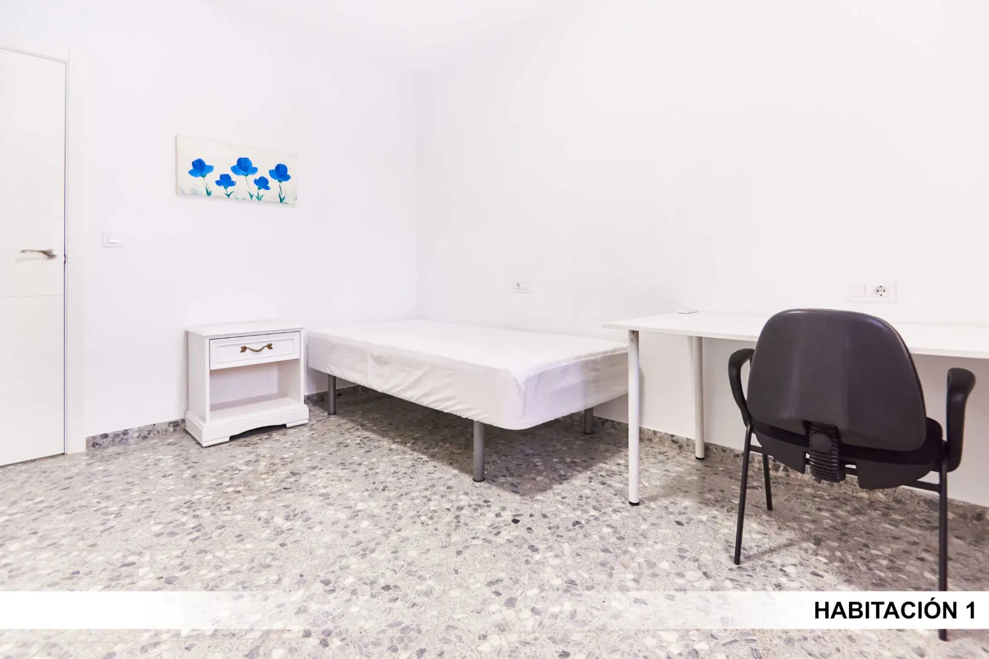 Private room in Seville photo 4