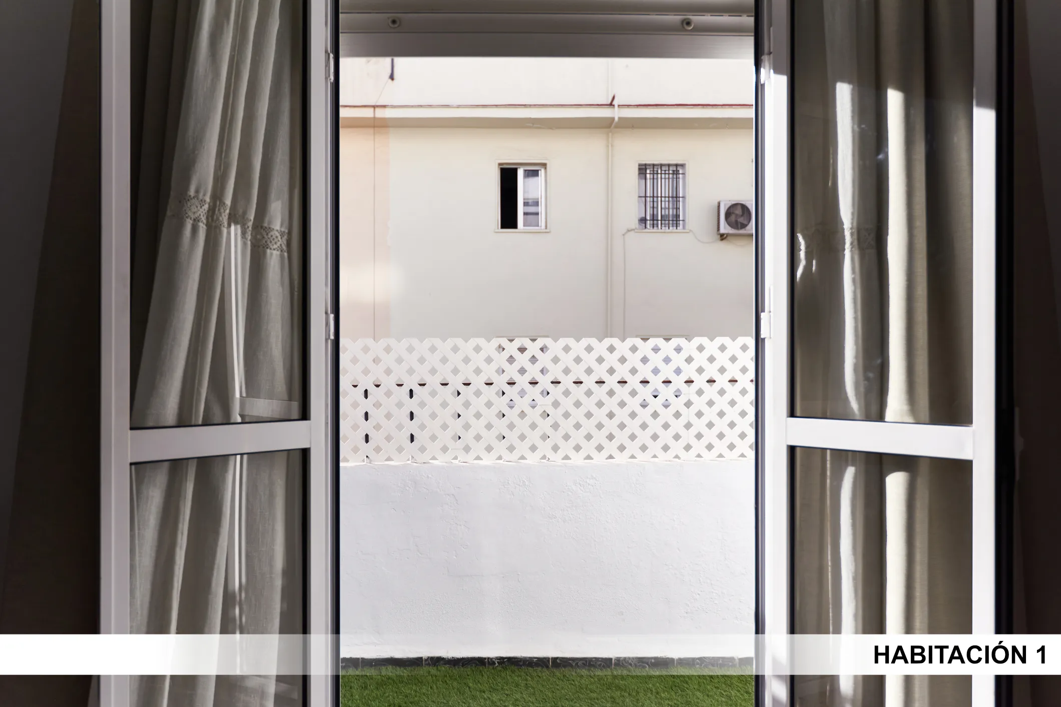 Private room in Seville photo 4