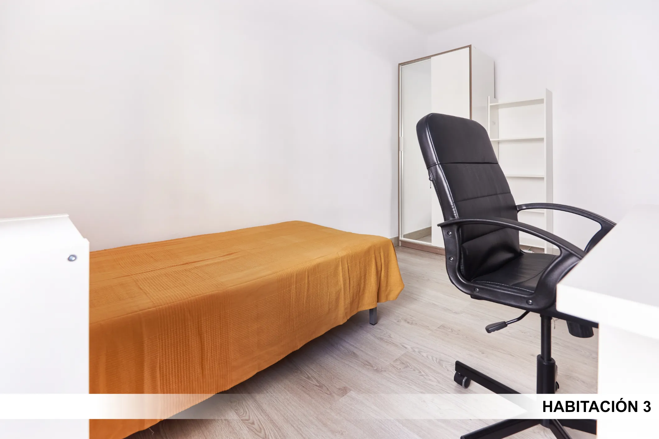 Private room in Seville photo 3