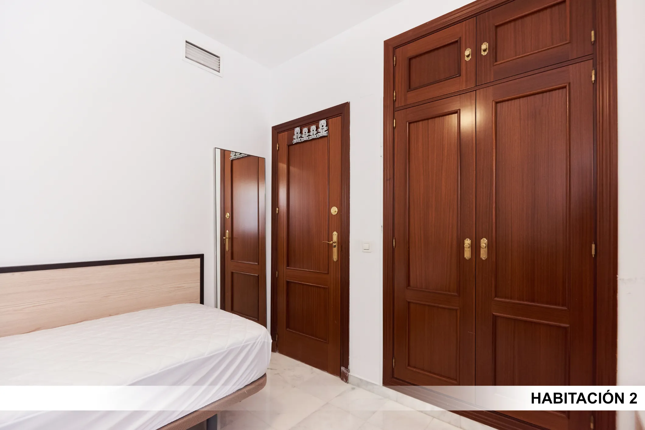 Private room in Seville photo 4