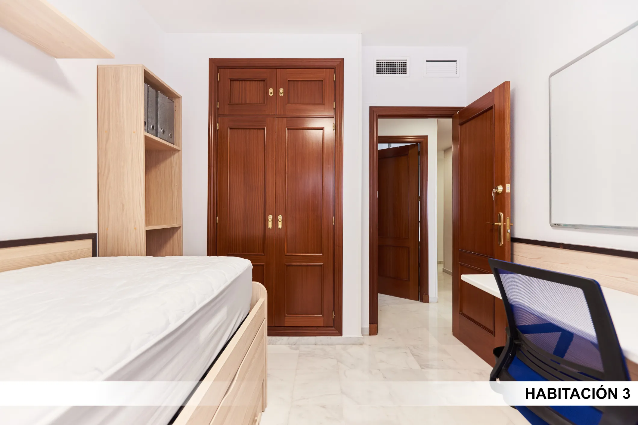 Private room in Seville photo 4