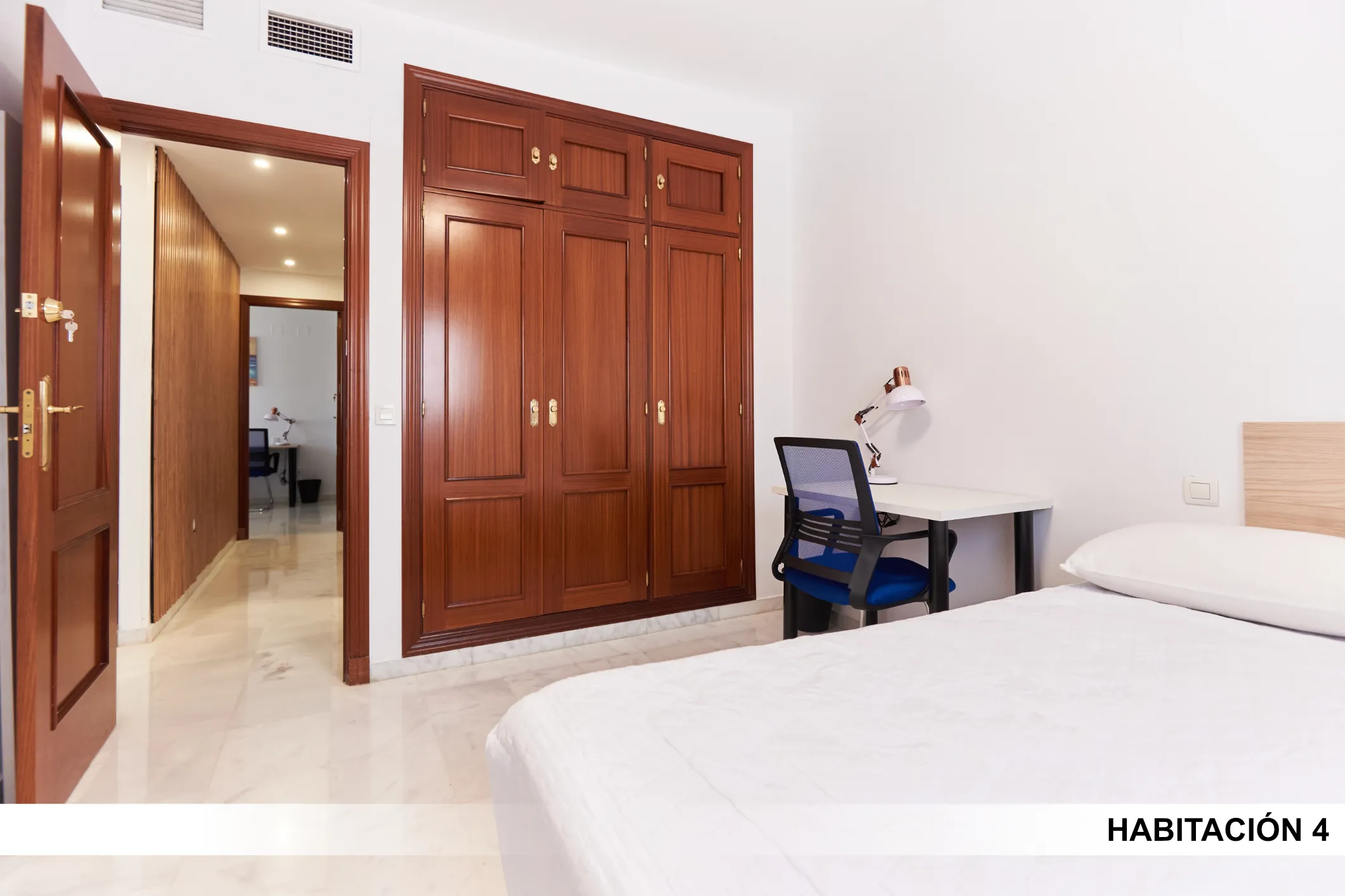 Private room in Seville photo 3