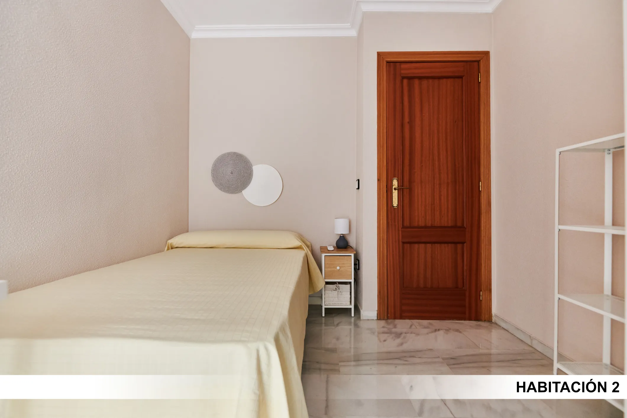 Private room in Seville photo 2