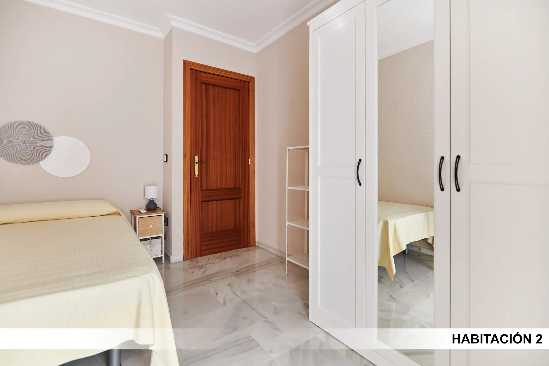 Private room in Seville photo 3