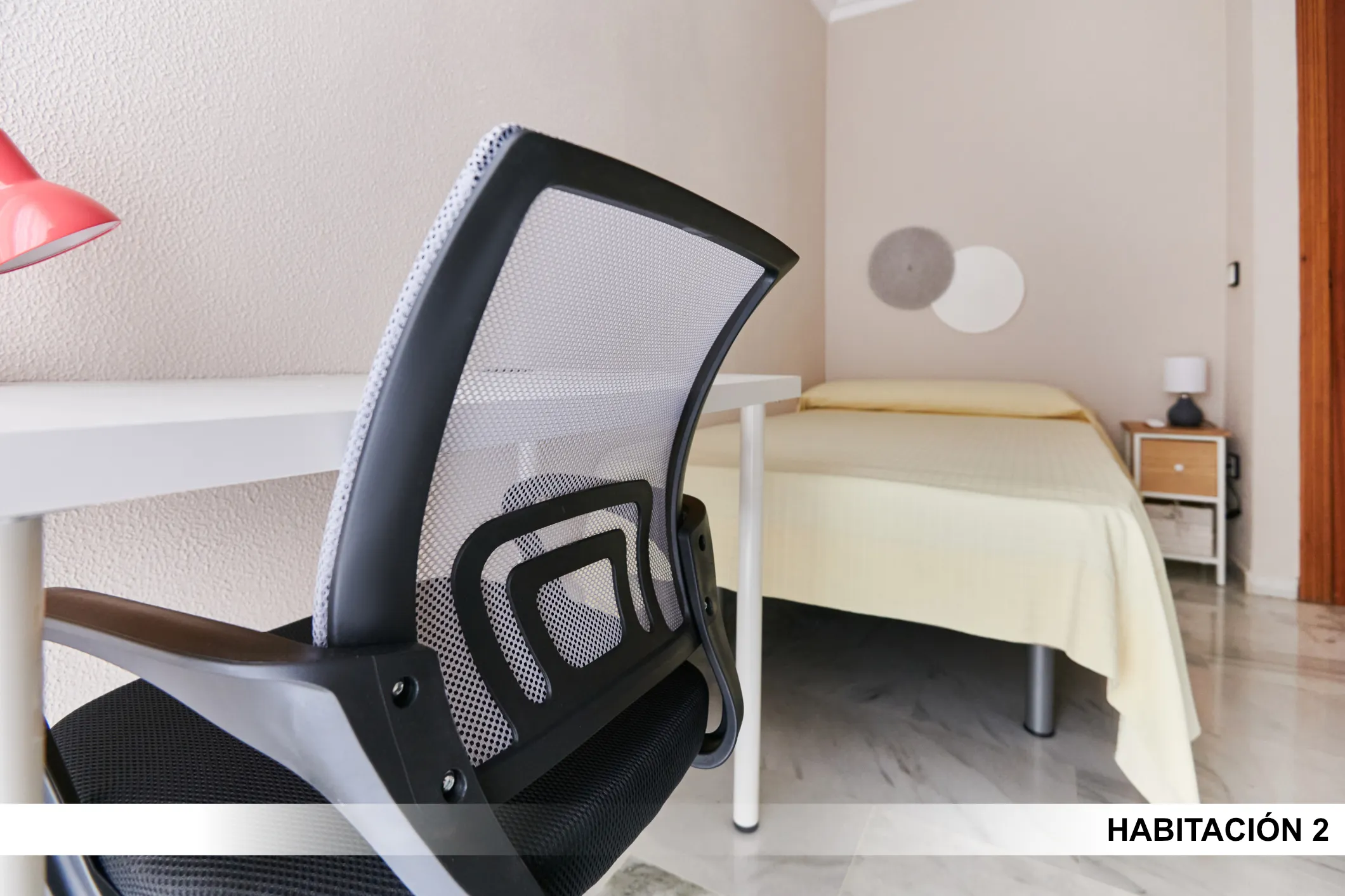 Private room in Seville photo 4