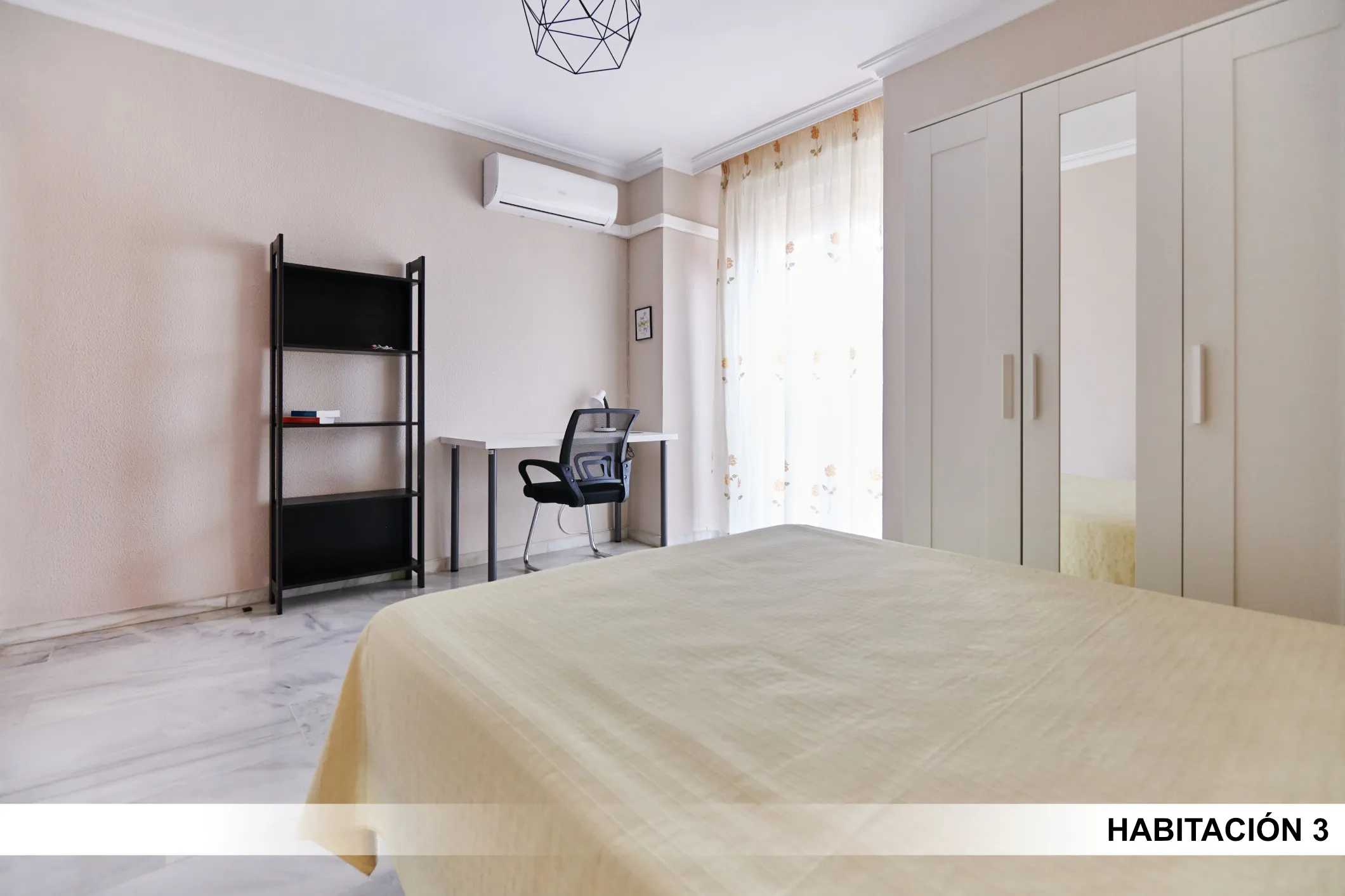 Private room in Seville photo 4