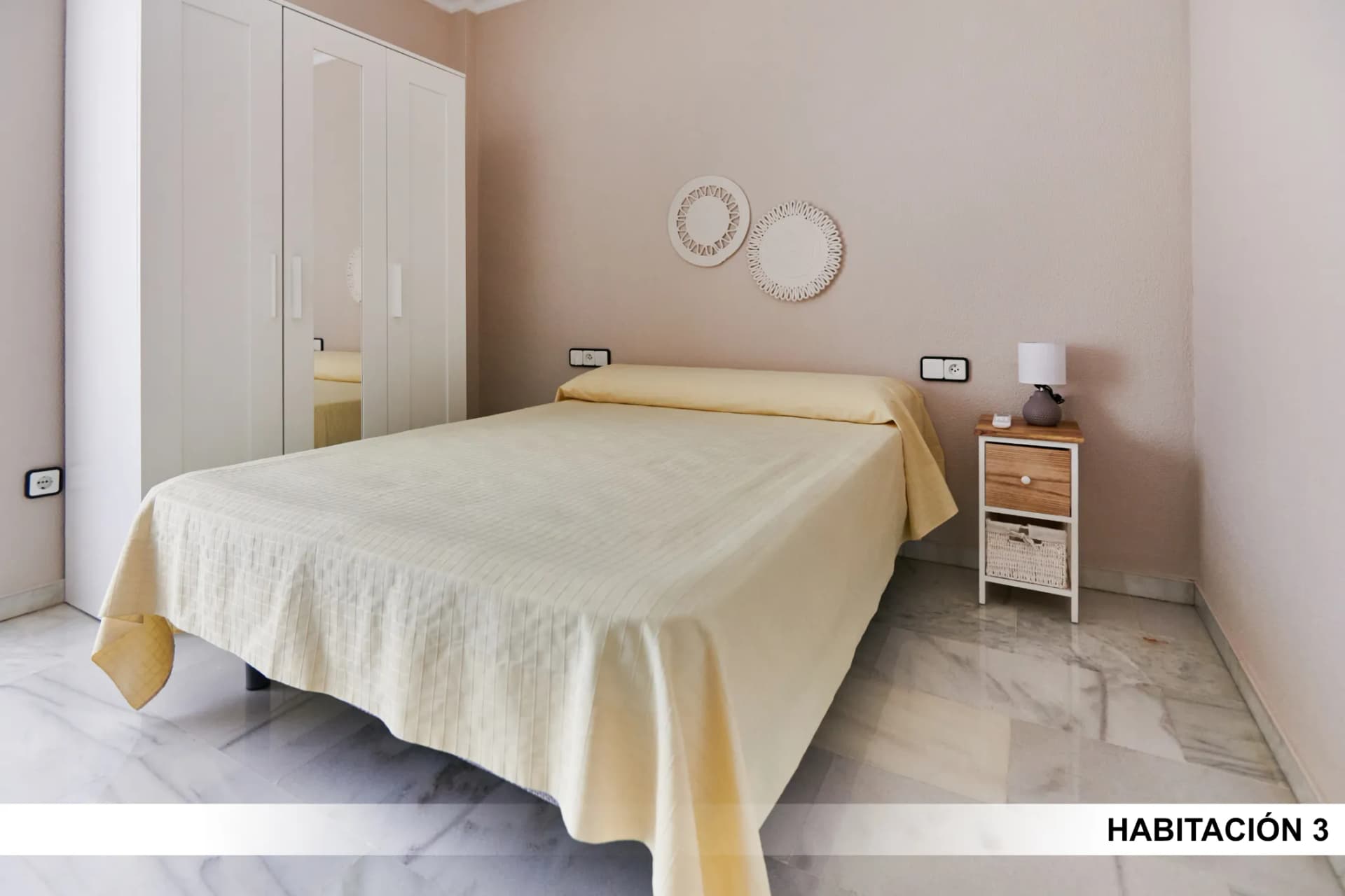 Private room in Seville photo 2