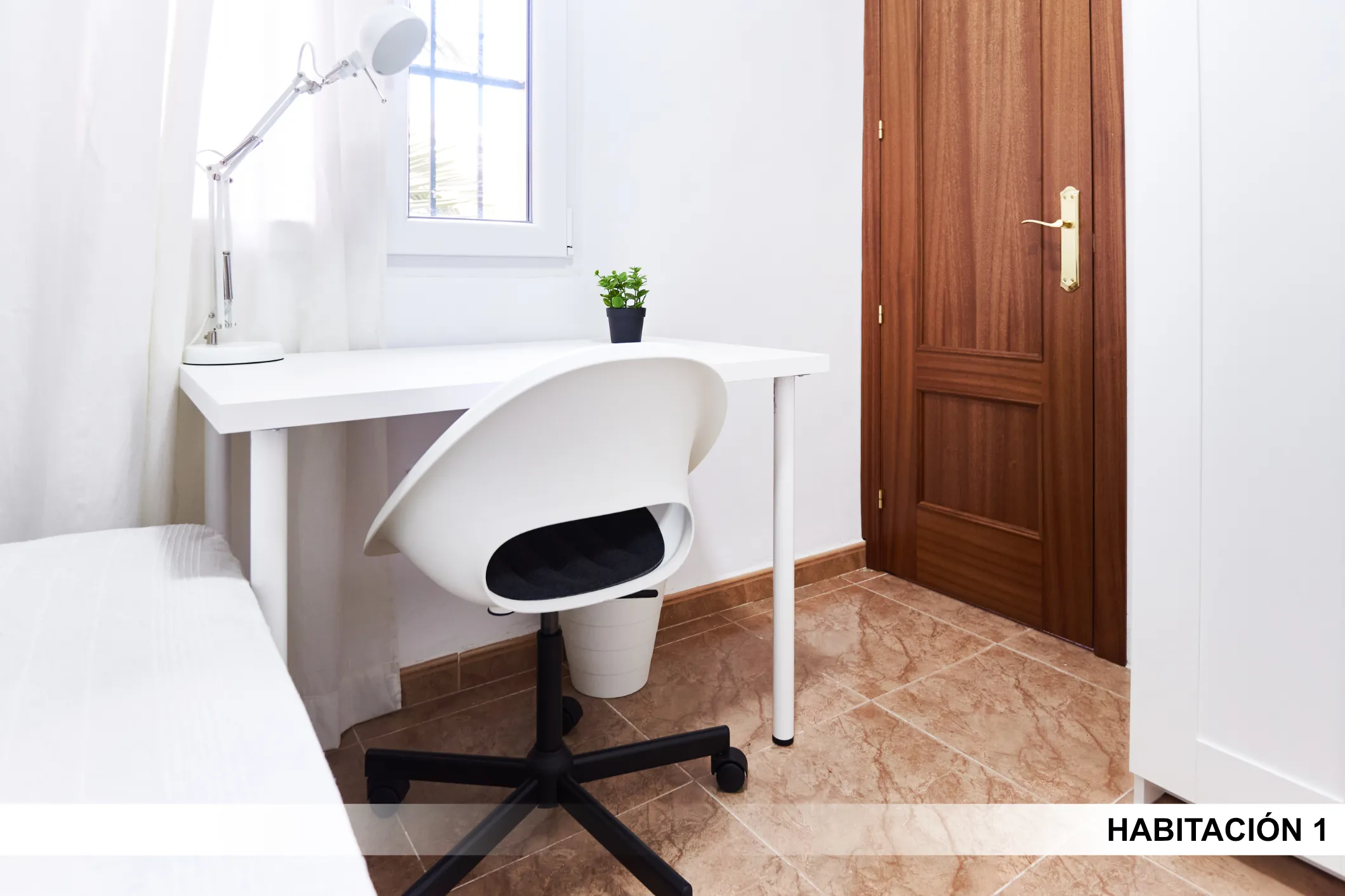 Private room in Seville photo 3