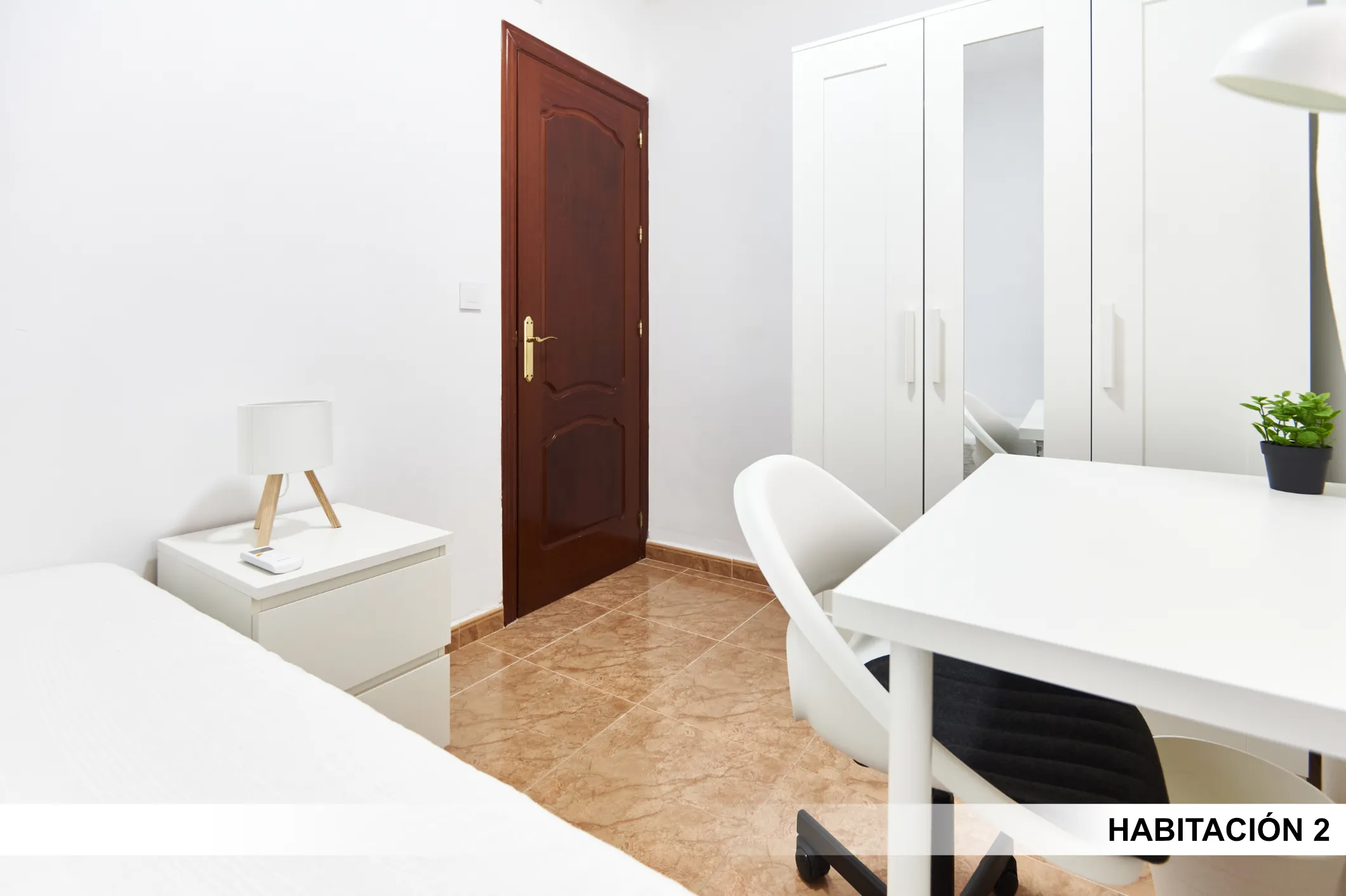 Private room in Seville photo 3