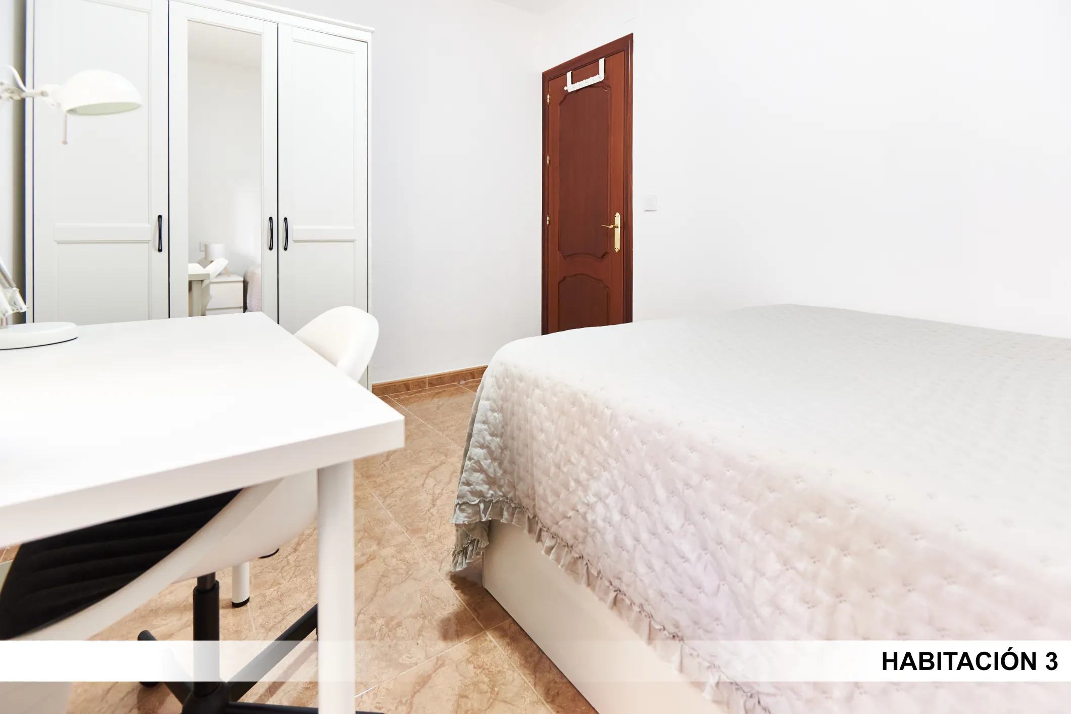 Private room in Seville photo 3