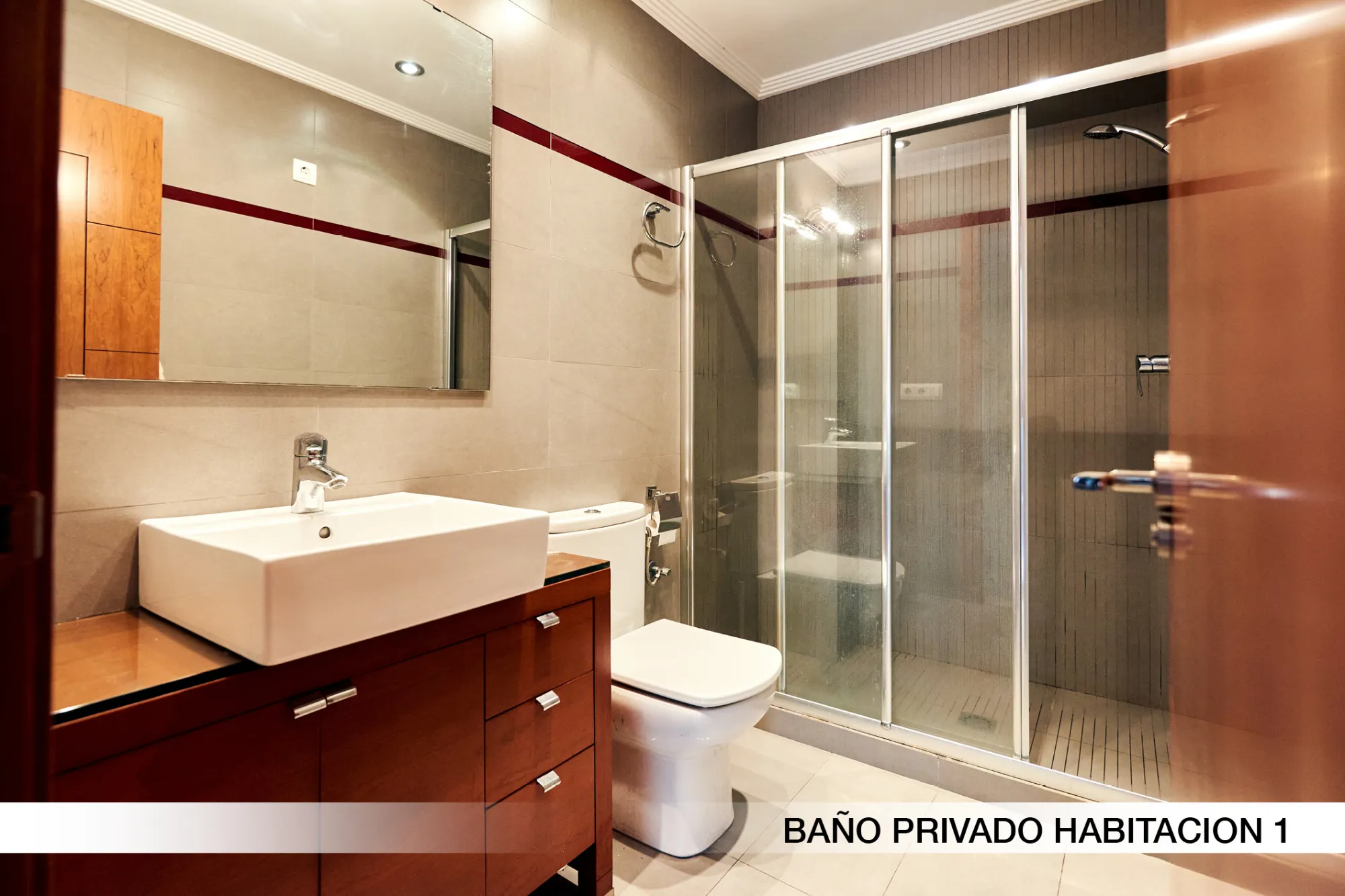 Private room in Seville photo 2