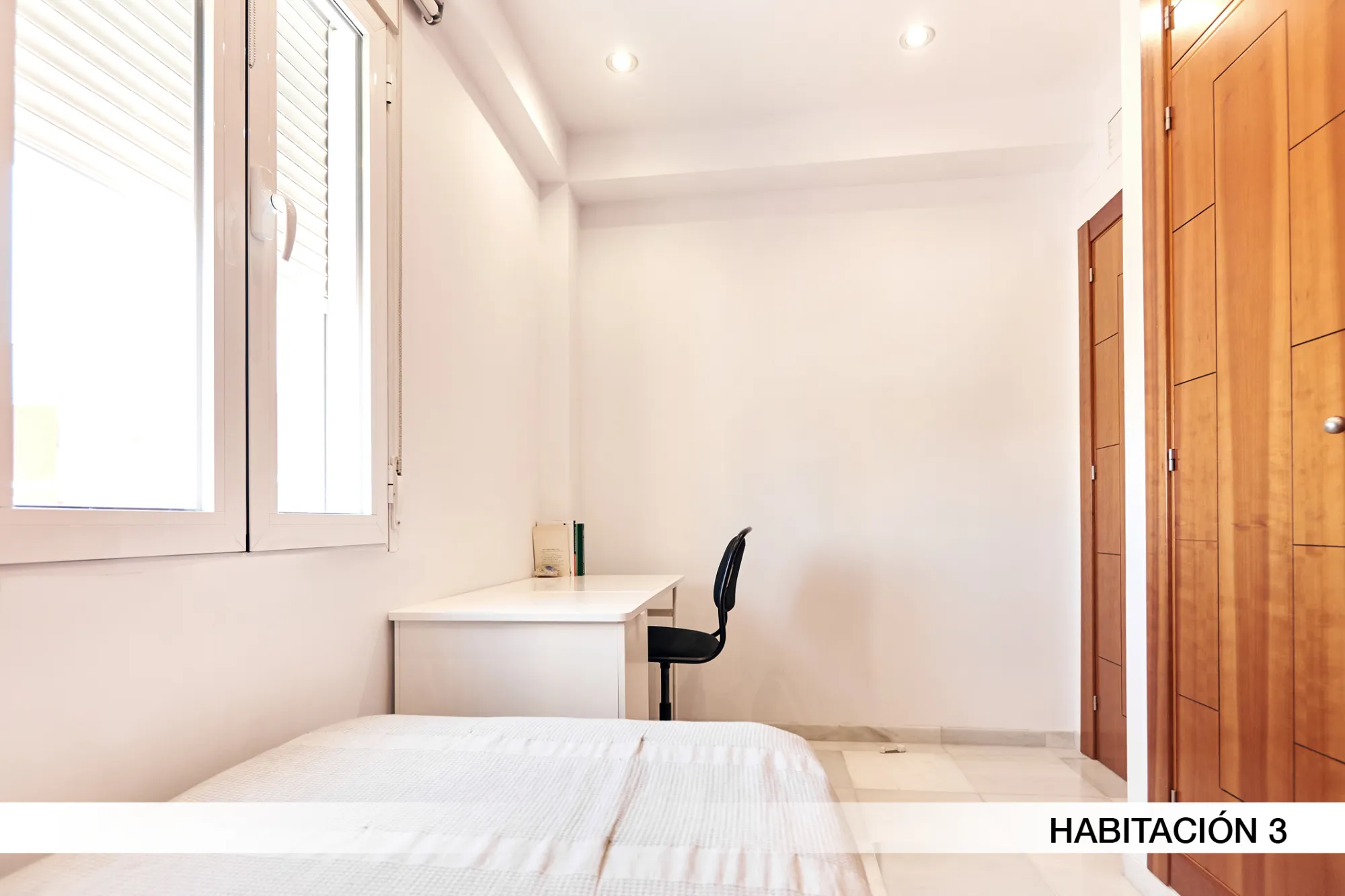 Private room in Seville photo 3